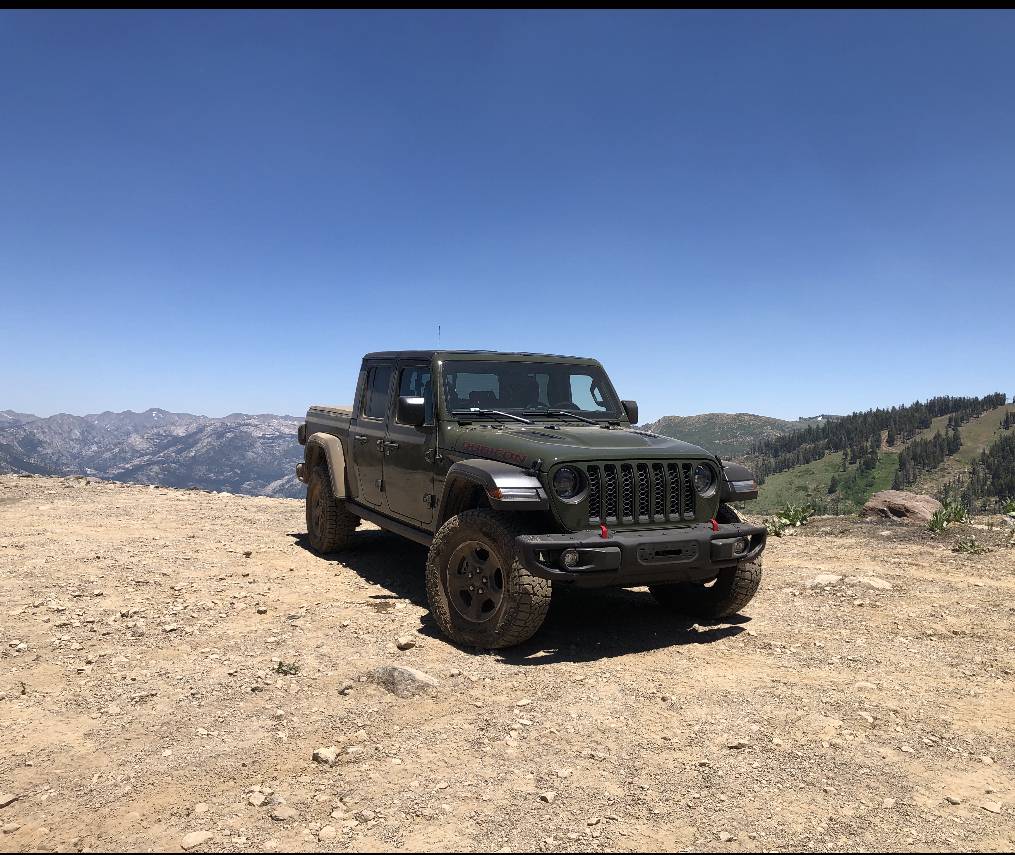 Jeep Gladiator Less than 300 miles on the odometer and already hitting the dirt! D37EB1F2-036C-41ED-BB65-5ECF1DB7C84E