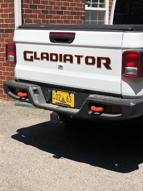 Jeep Gladiator Took "Jeep" Letters Off Tailgate Gladdy a
