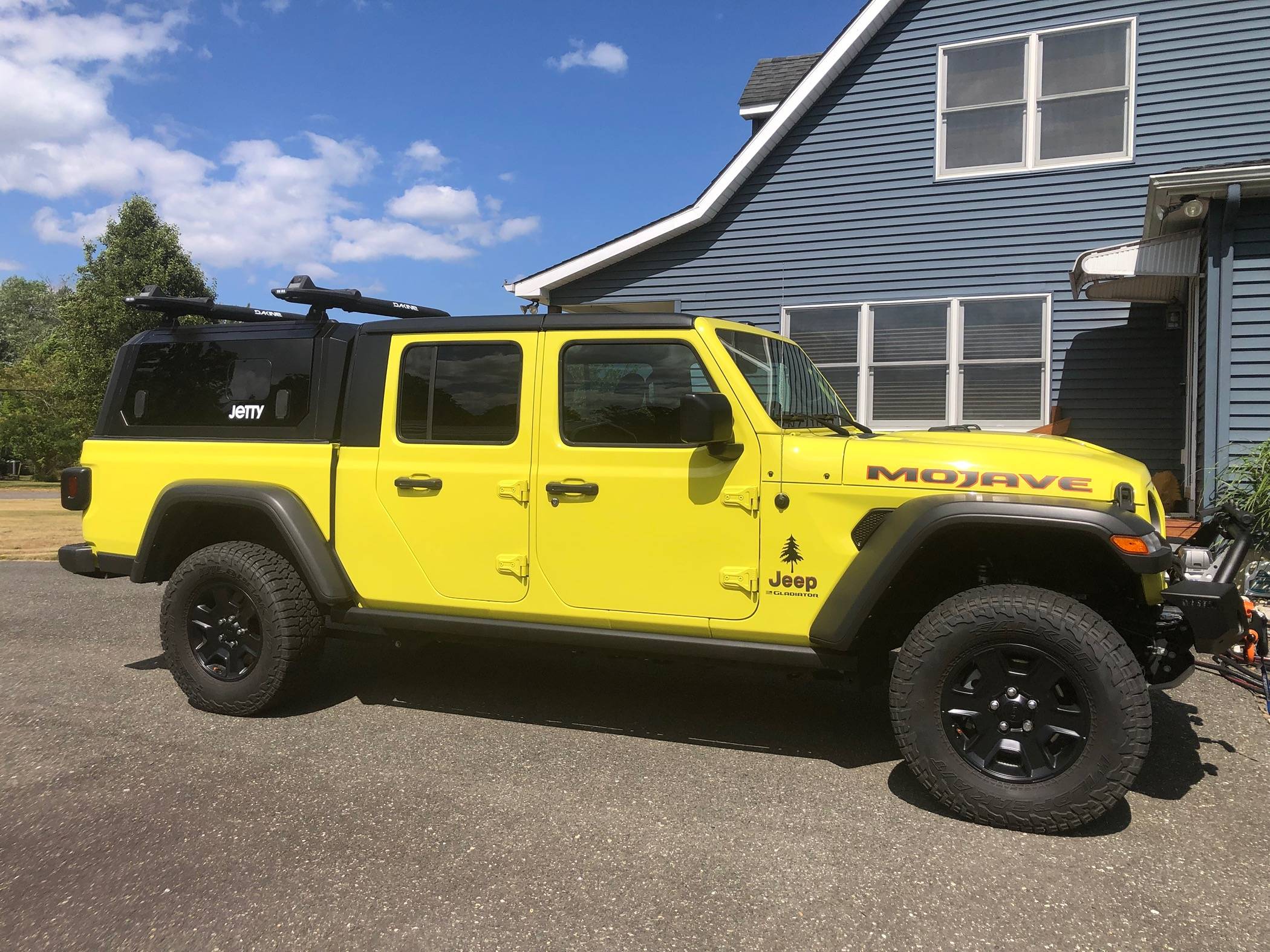 Jeep Gladiator Wheel/tire/offset question 2023 Mojave IMG_2069