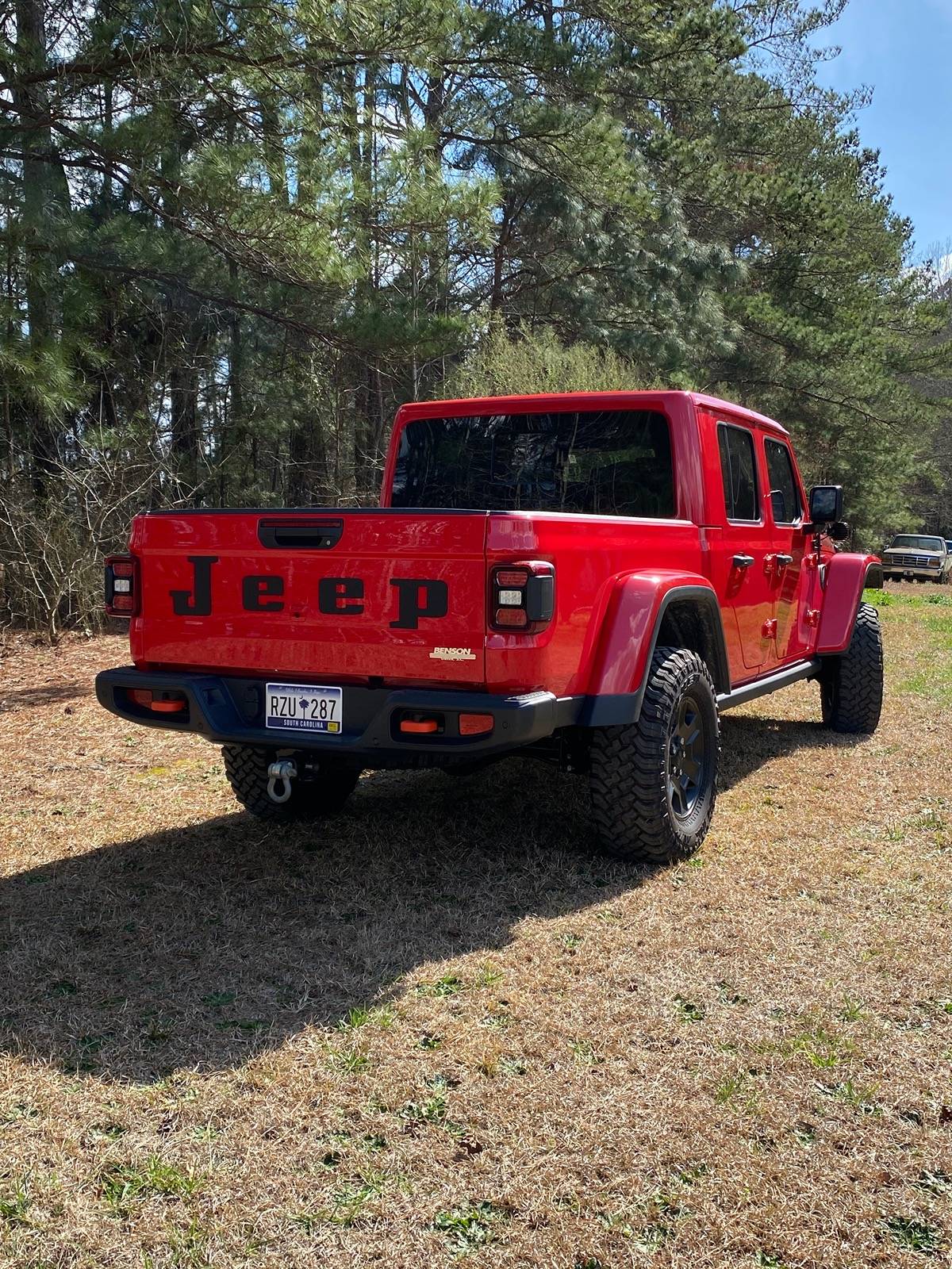 Jeep Gladiator Took "Jeep" Letters Off Tailgate IMG_9930