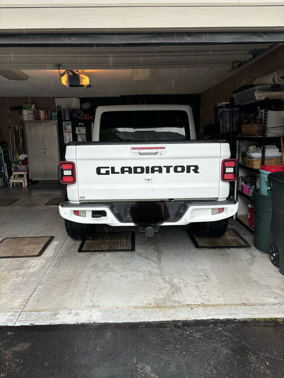 Jeep Gladiator Took "Jeep" Letters Off Tailgate IMG_4947