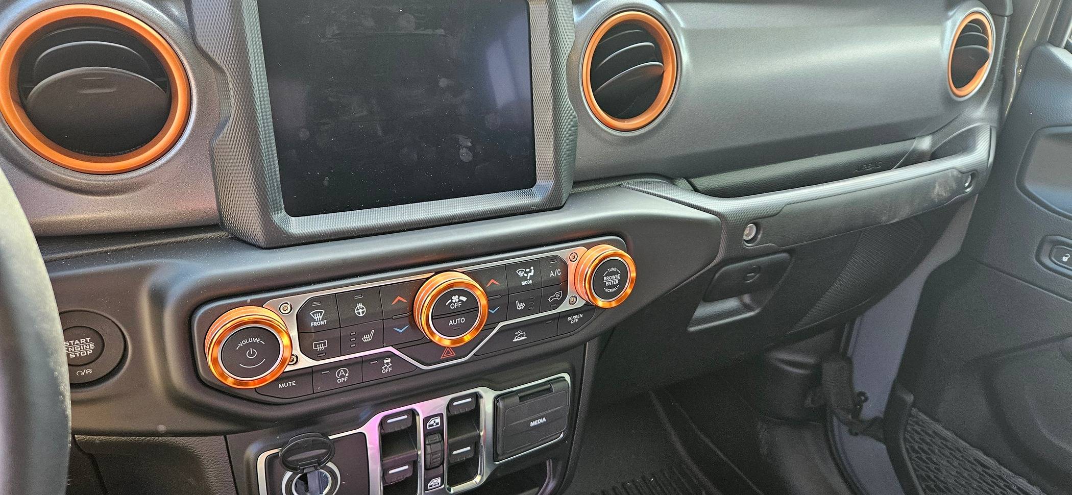 Jeep Mojave_2023_4_Knobs.jpg