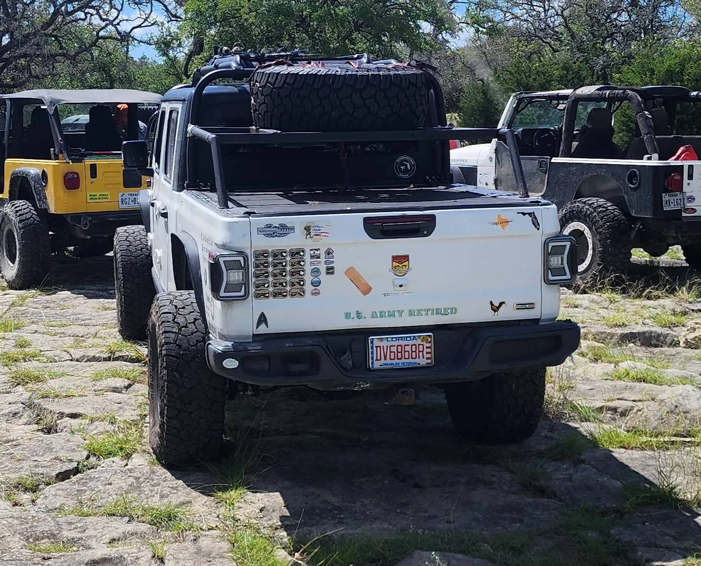 Jeep Gladiator Took "Jeep" Letters Off Tailgate IMG_20240622_131538_902