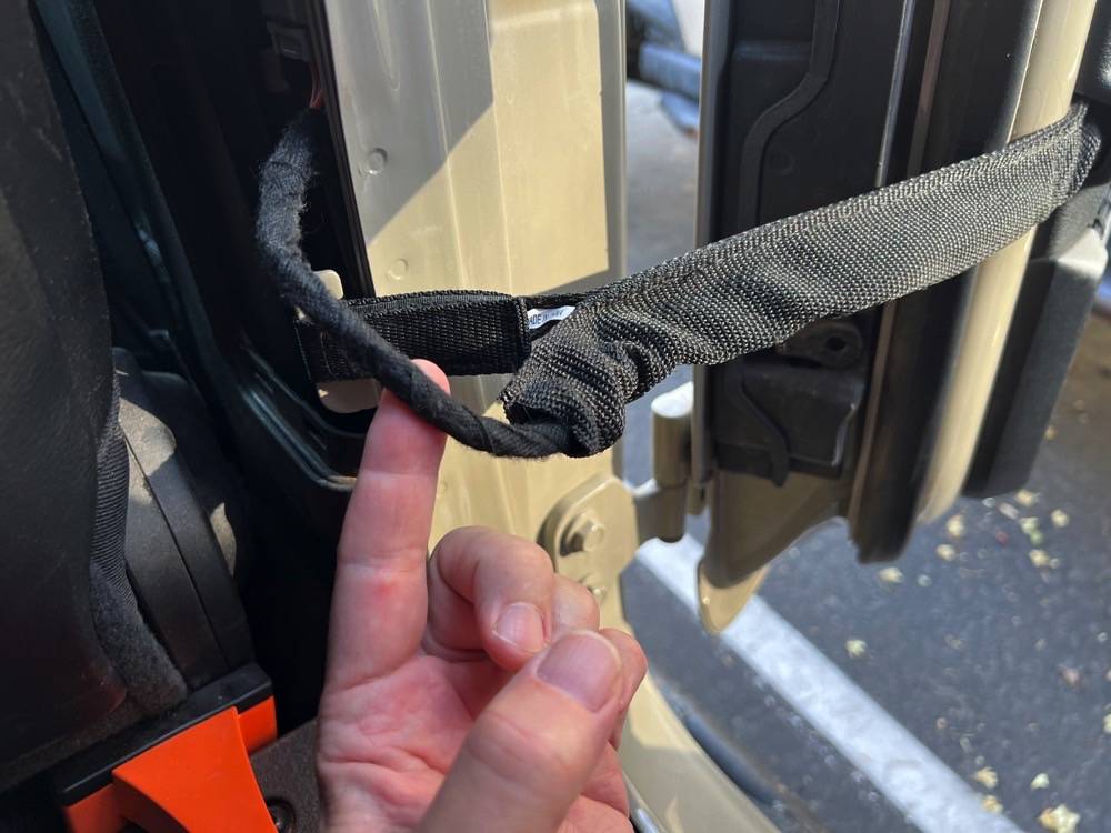 Jeep Gladiator Extender strap or hook for gladiator rear door. 09h_DoorStra