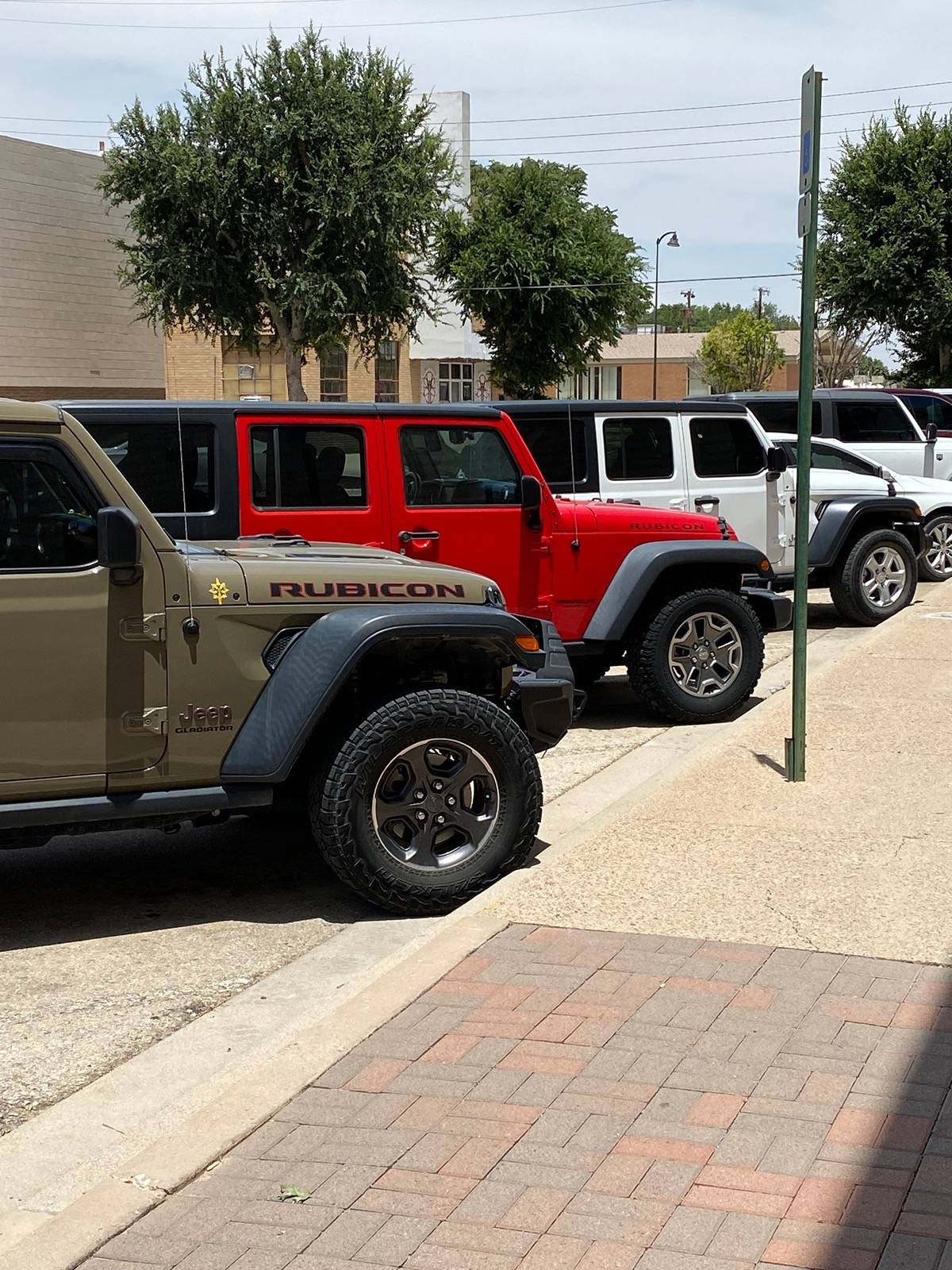 Jeep Gladiator Jeeps Parking Next To Jeeps IMG_8599