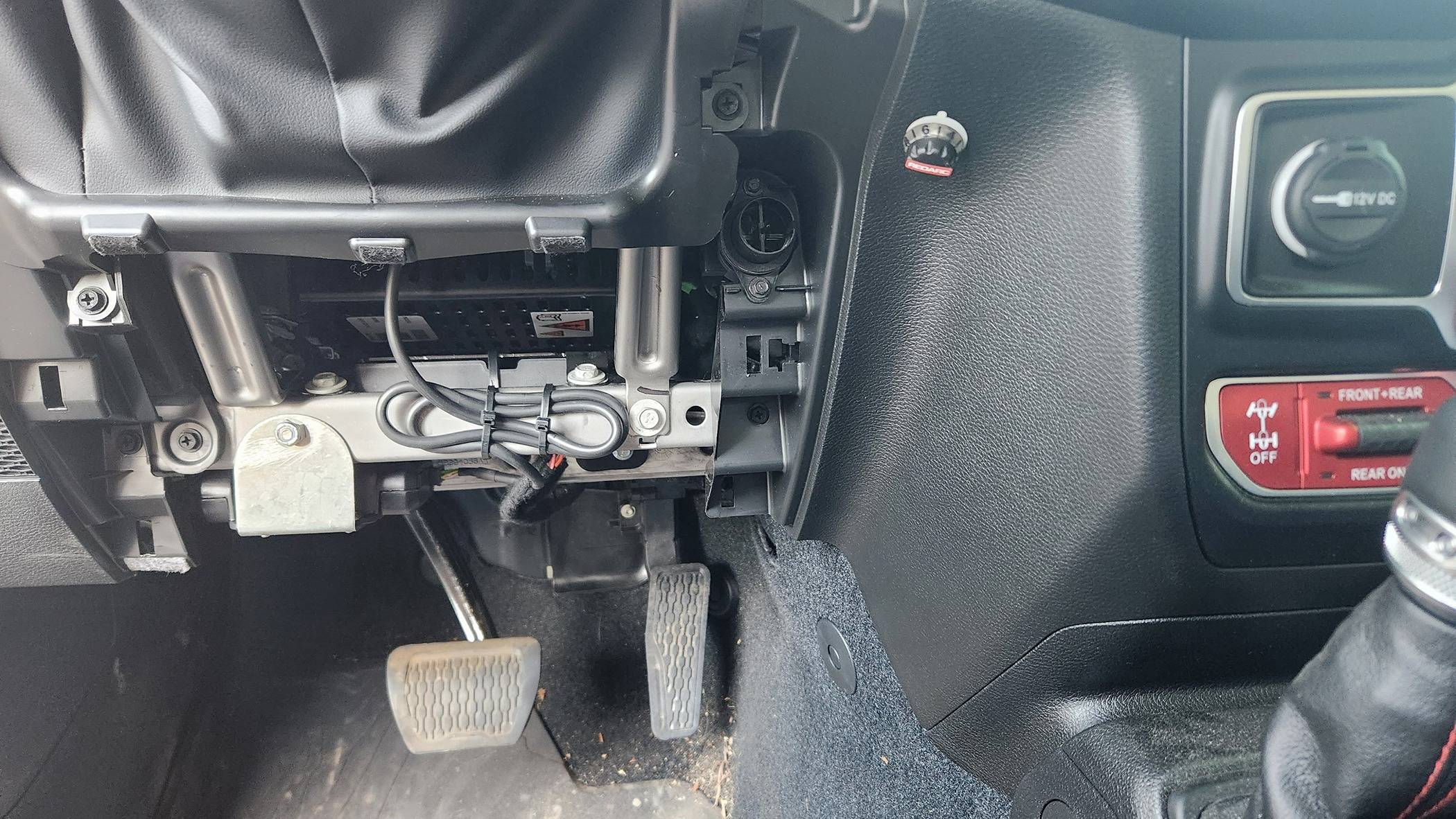 Jeep Gladiator What trailer brake controllers are you using? 20240612_192848