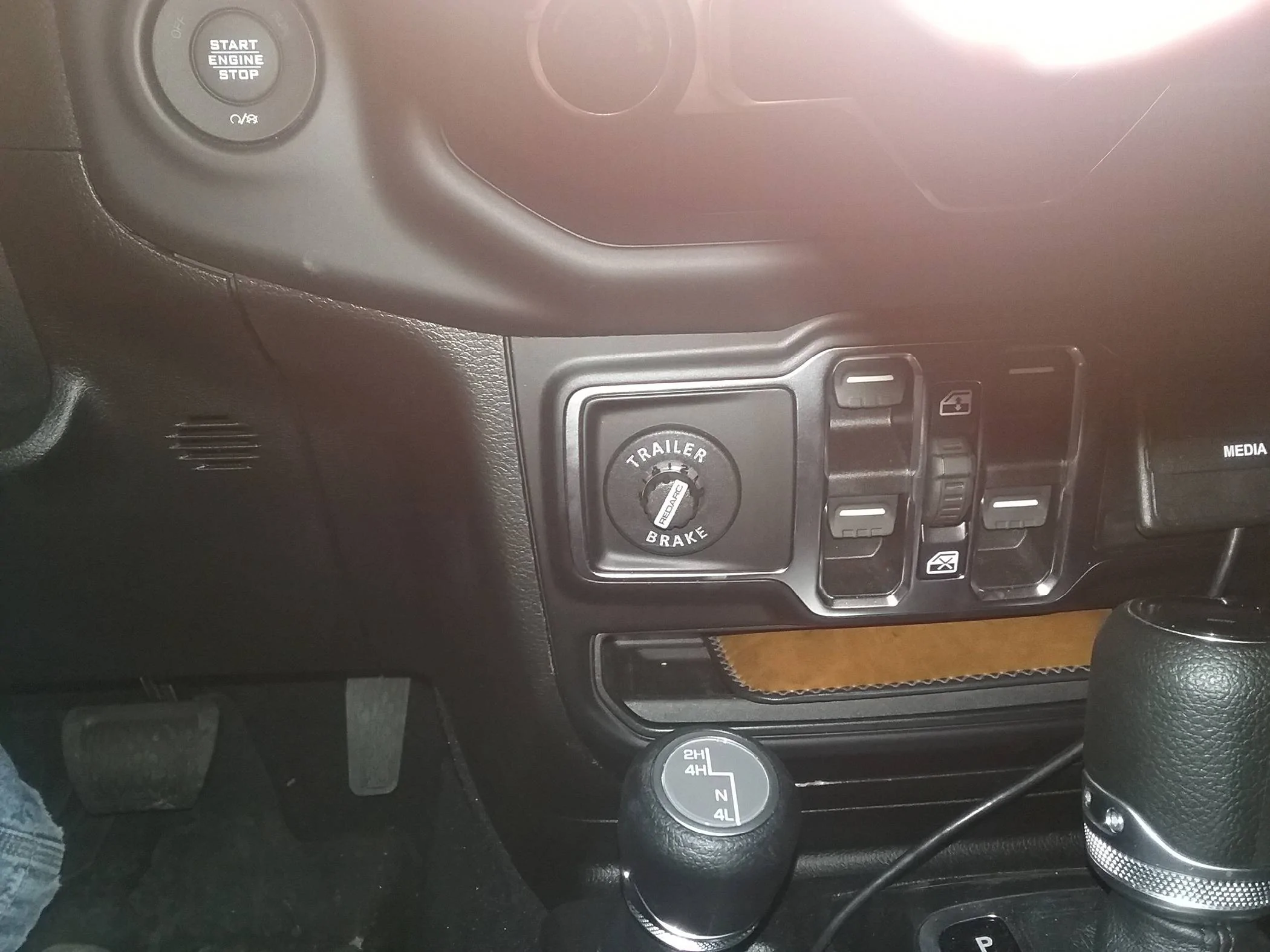 Jeep Gladiator What trailer brake controllers are you using? Resized_20191204_132556_3892
