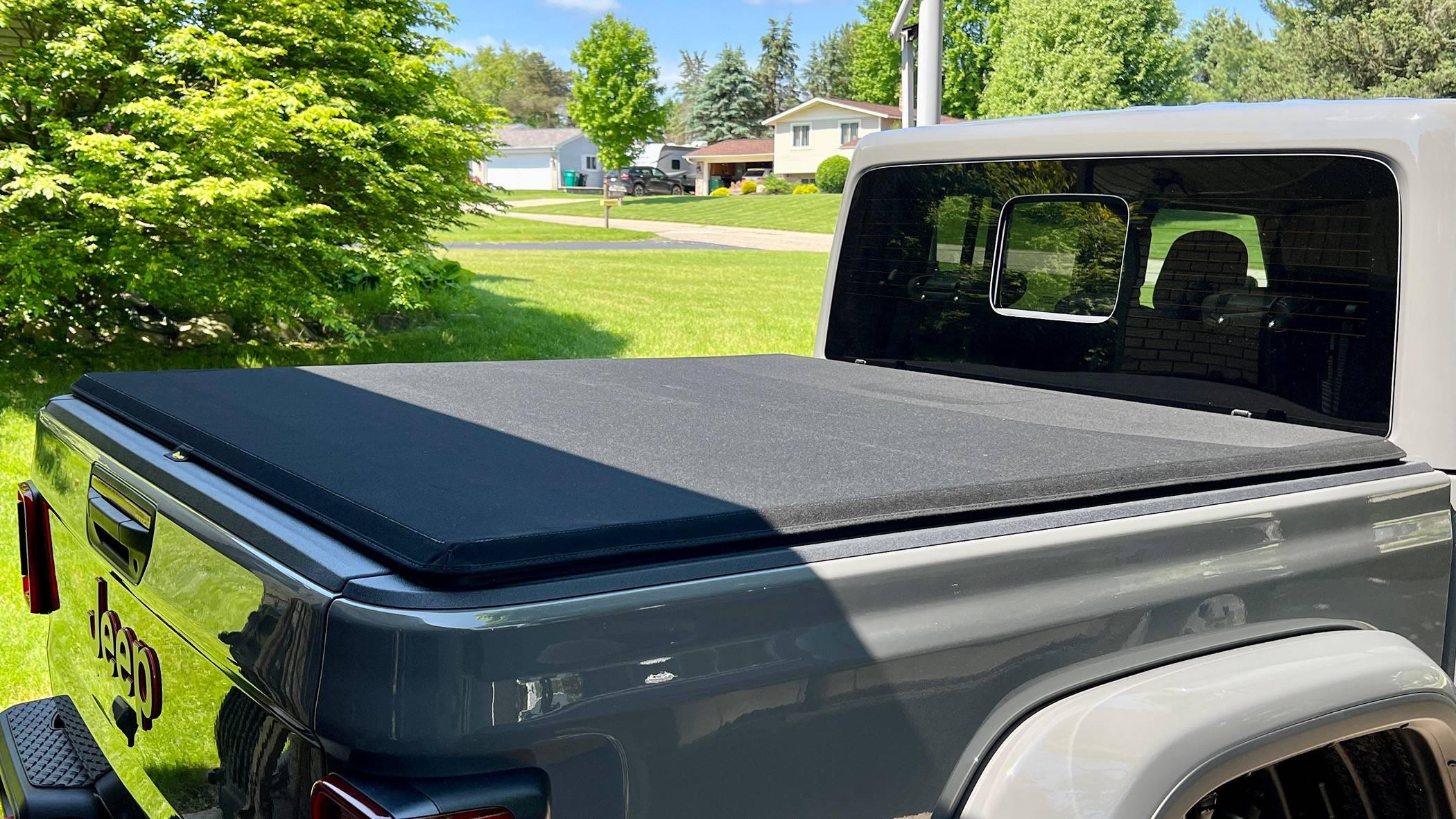 Jeep Gladiator Mopar Roll Up Tonneau Cover RenderedIma