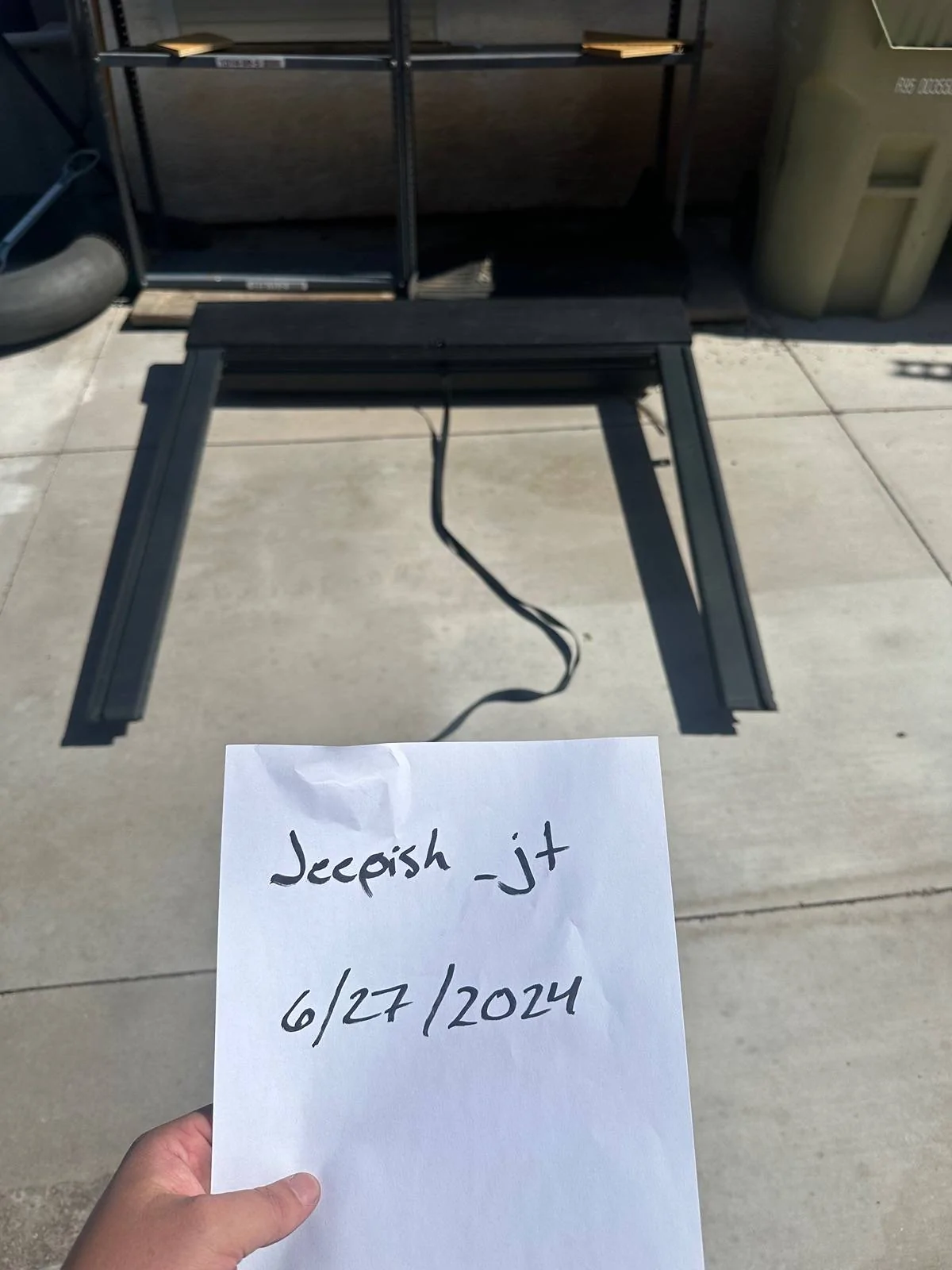 Jeep Gladiator Rugged Ridge Retractable Tonneau with Max Track Rails- $400 IMG_7029