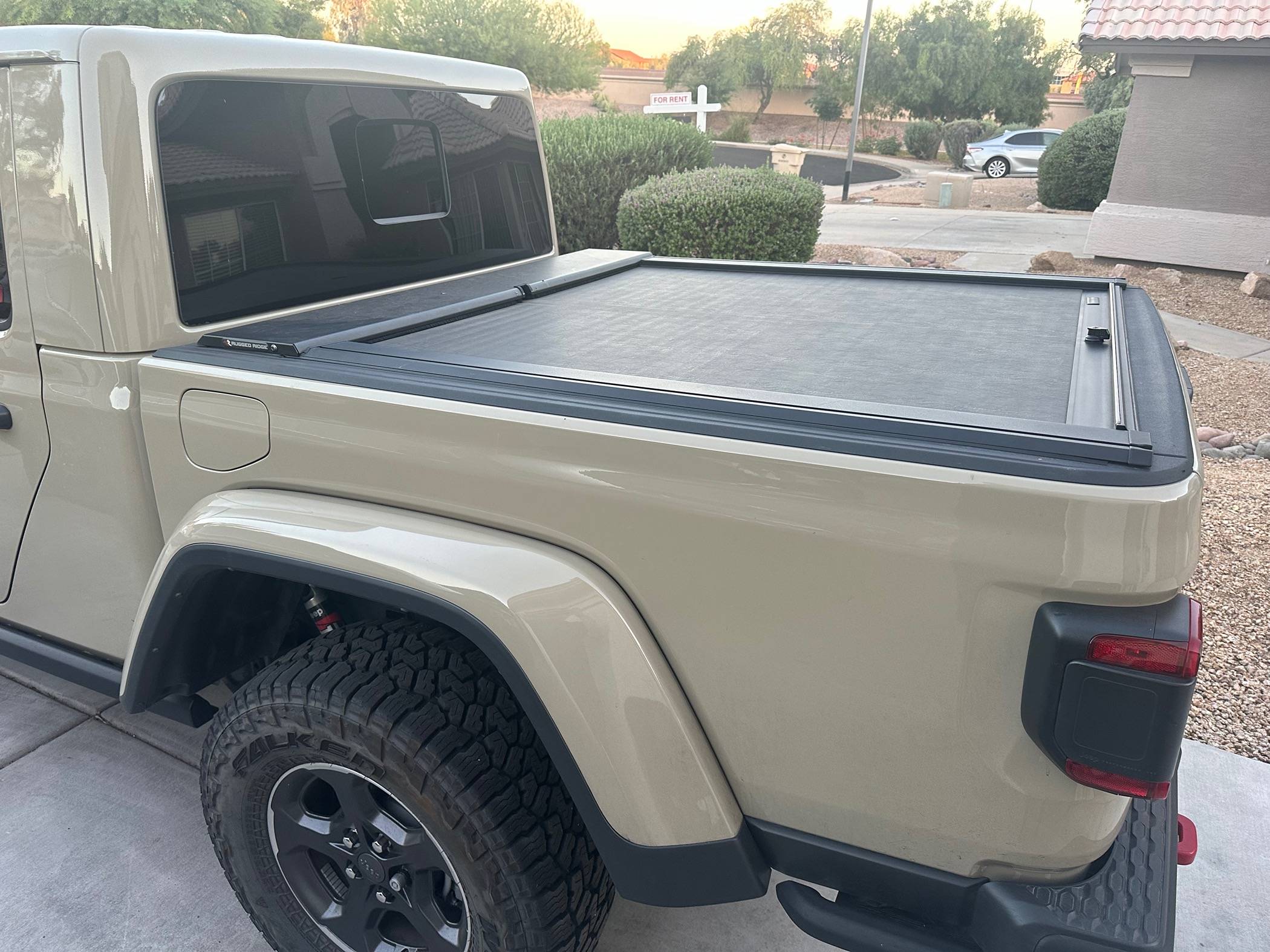 Jeep Gladiator Rugged Ridge Retractable Tonneau with Max Track Rails- $400 IMG_6962