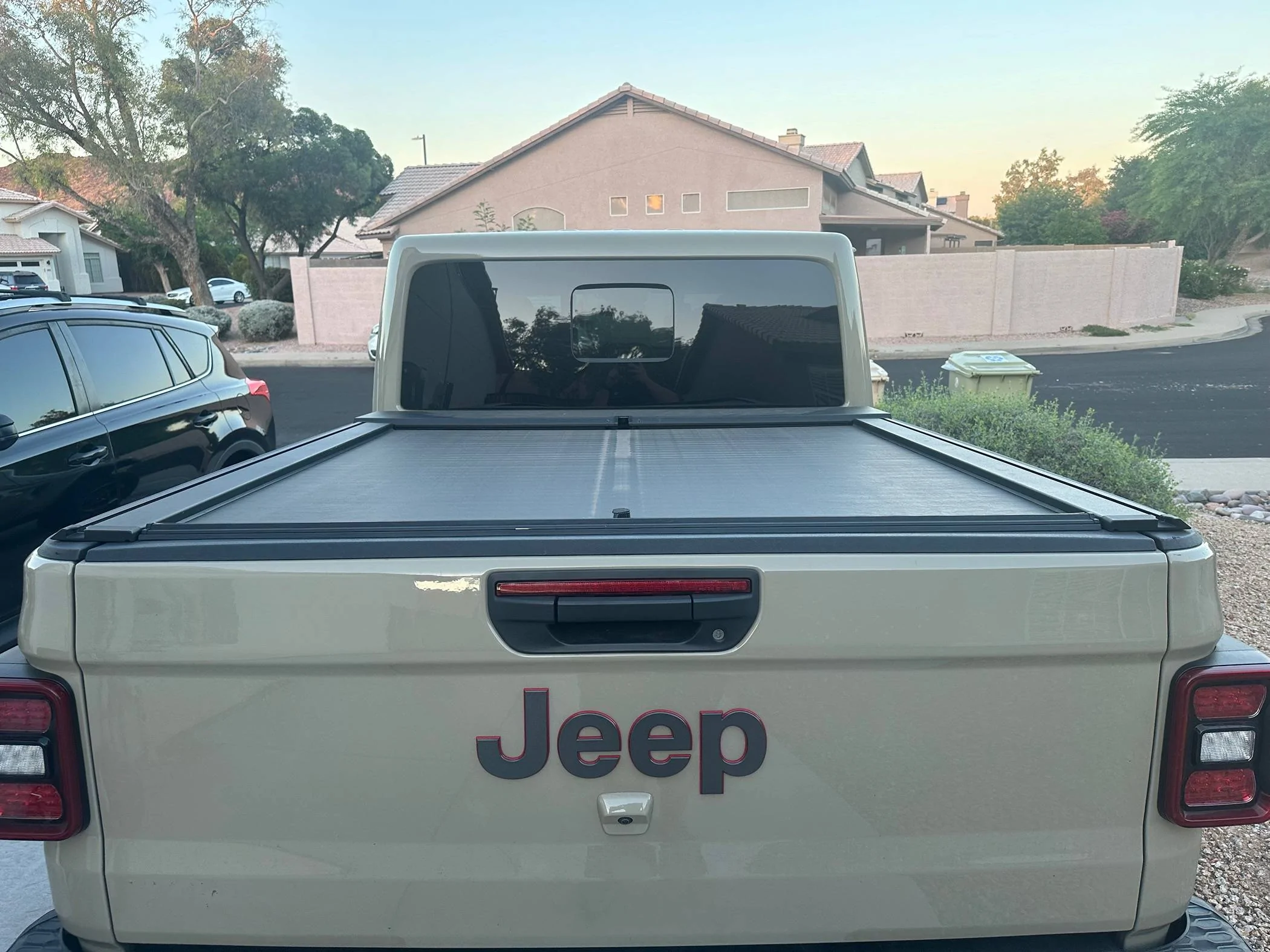 Jeep Gladiator Rugged Ridge Retractable Tonneau with Max Track Rails- $400 IMG_6967
