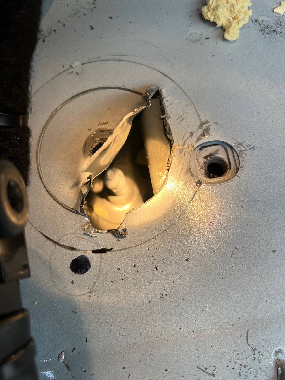 Jeep Gladiator HELP! Broke body bolt IMG_2398