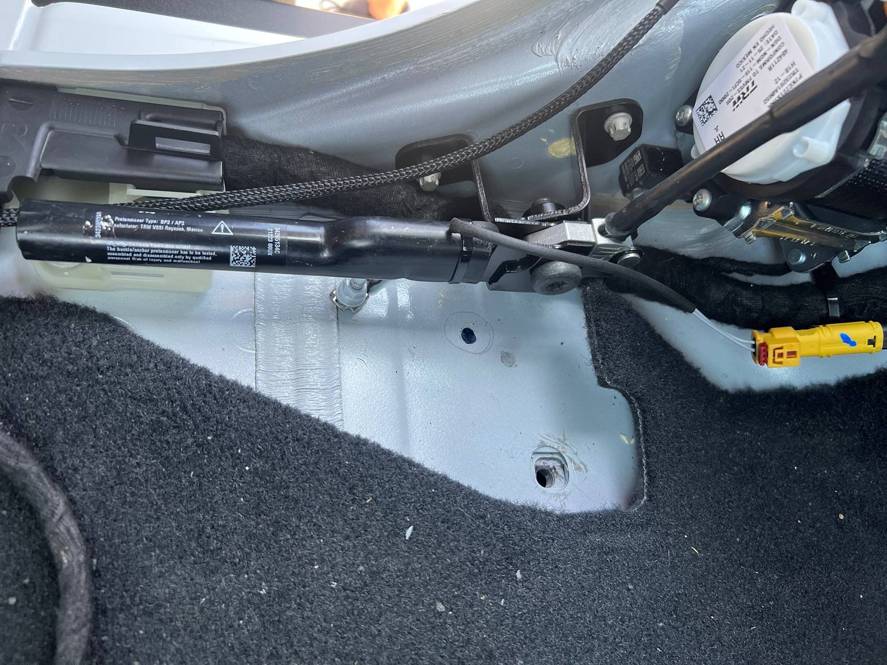 Jeep Gladiator HELP! Broke body bolt IMG_2396