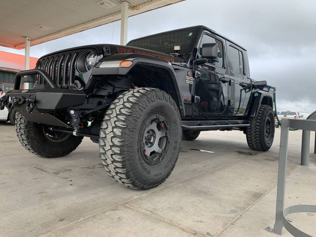 Jeep Gladiator Thirsty ⛽ Thursday!!! Let's see those Gas Stations photos! IMG-0542-4