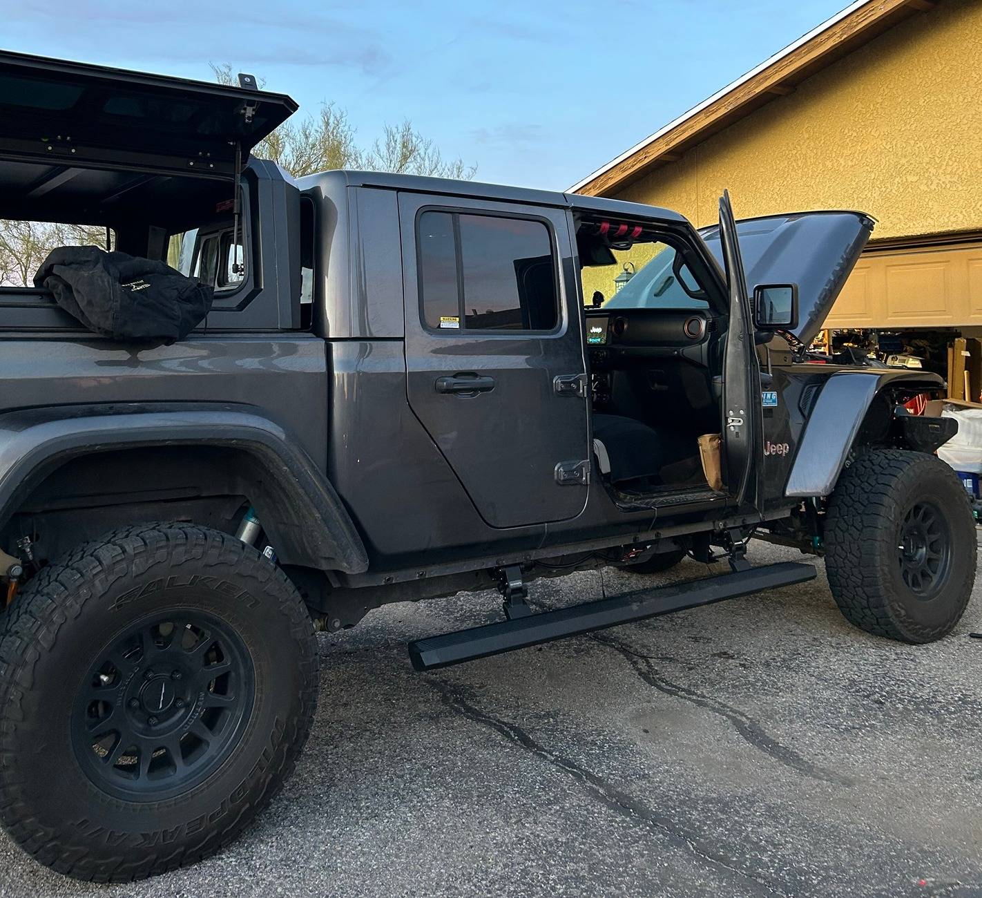 Jeep Gladiator Power running boards IMG_6197 copy