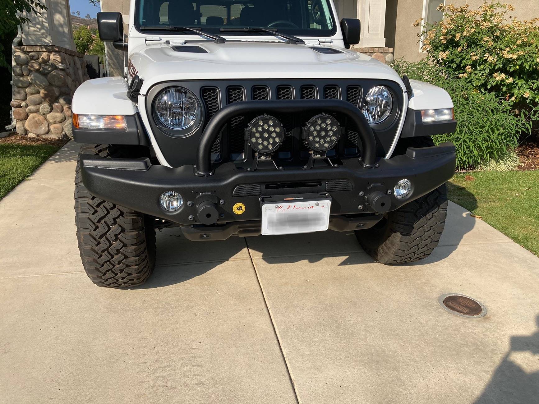 Jeep Gladiator AEV bumper, custom bedrack, & bed cover IMG_2059