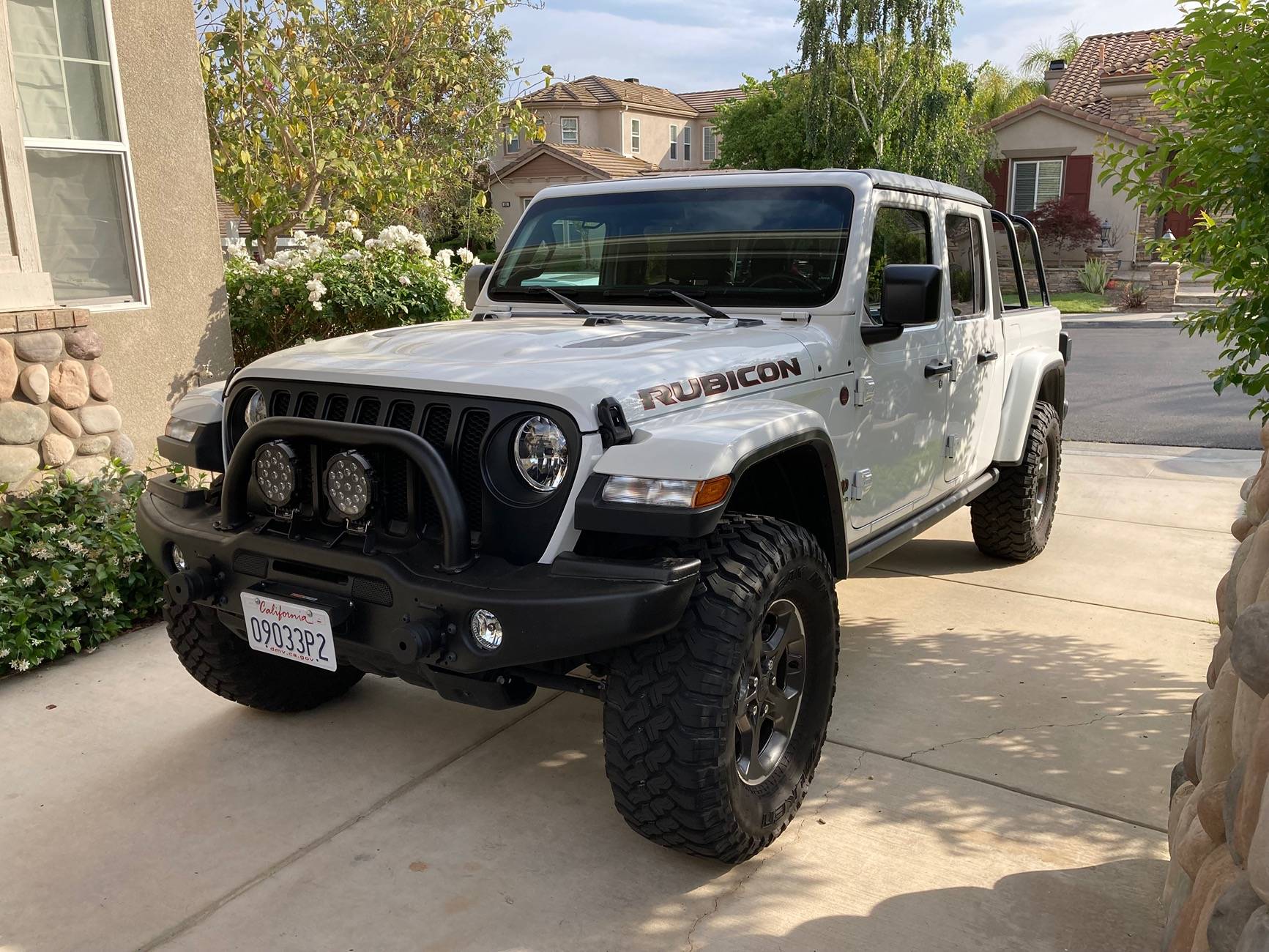Jeep Gladiator AEV bumper, custom bedrack, & bed cover IMG_1778