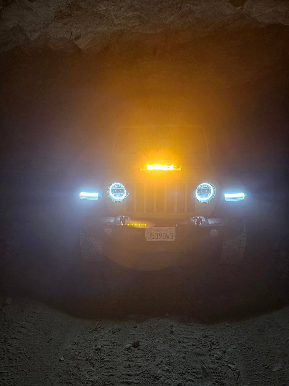 Jeep Gladiator Are Vented Hoods a Good Idea? 20231125_093309