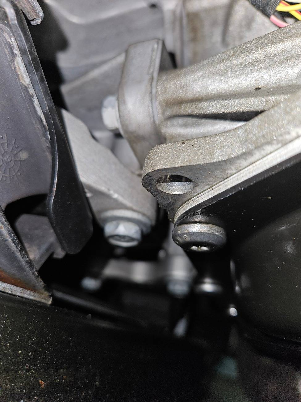 Jeep Gladiator Possible Tramsmission Pan Leak 20240701_063315
