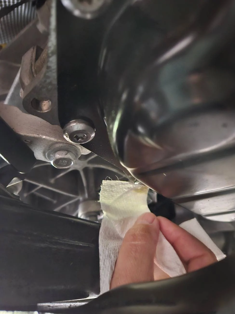 Jeep Gladiator Possible Tramsmission Pan Leak 20240701_100306
