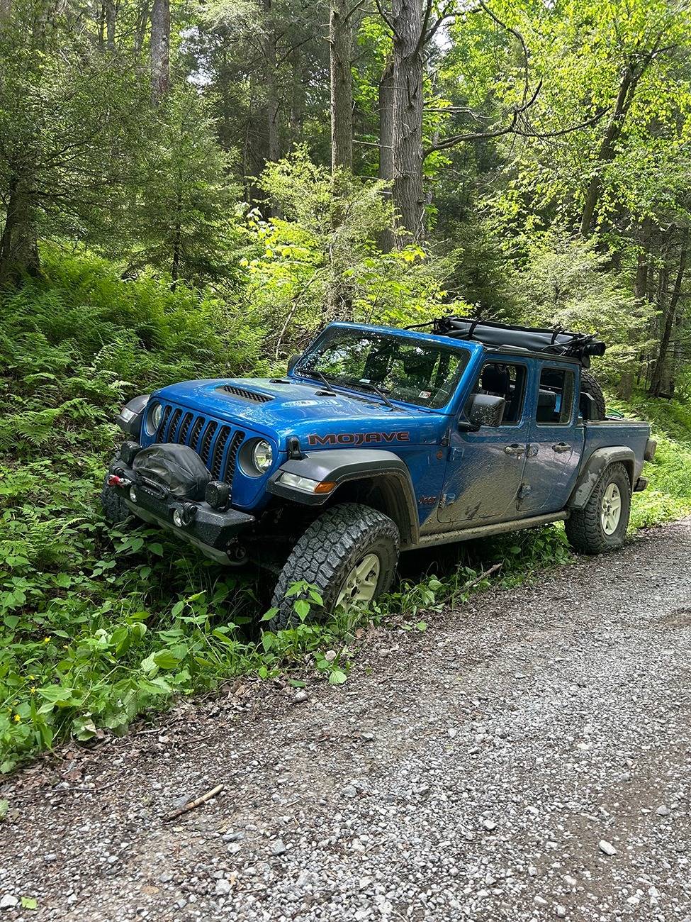 Jeep Gladiator 35" Nitto Trail Grapplers on 2024 Rubicon? IMG_2218