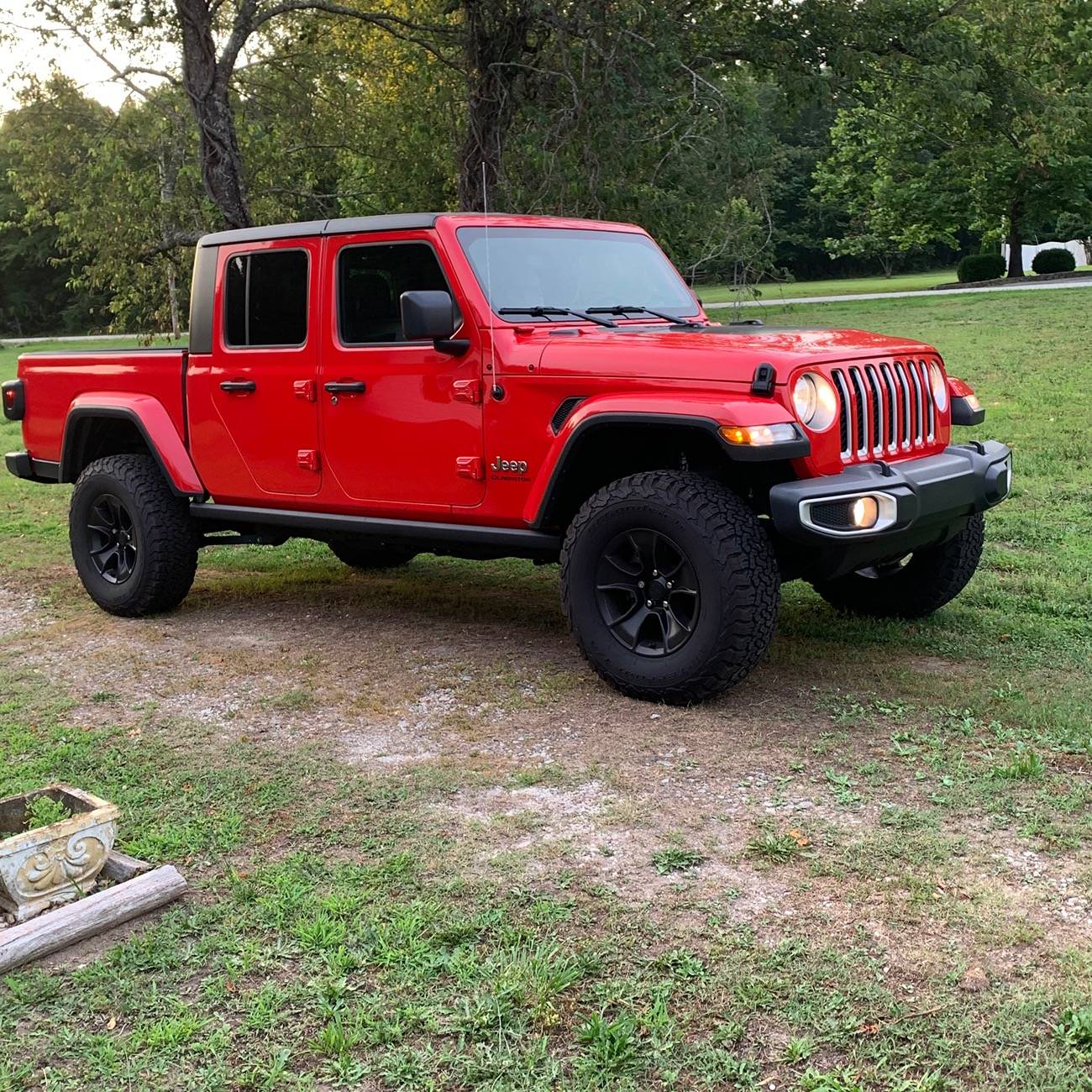 Jeep Gladiator What does a Jeep Gladiator have in common with a Harley Davidson? IMG_1671