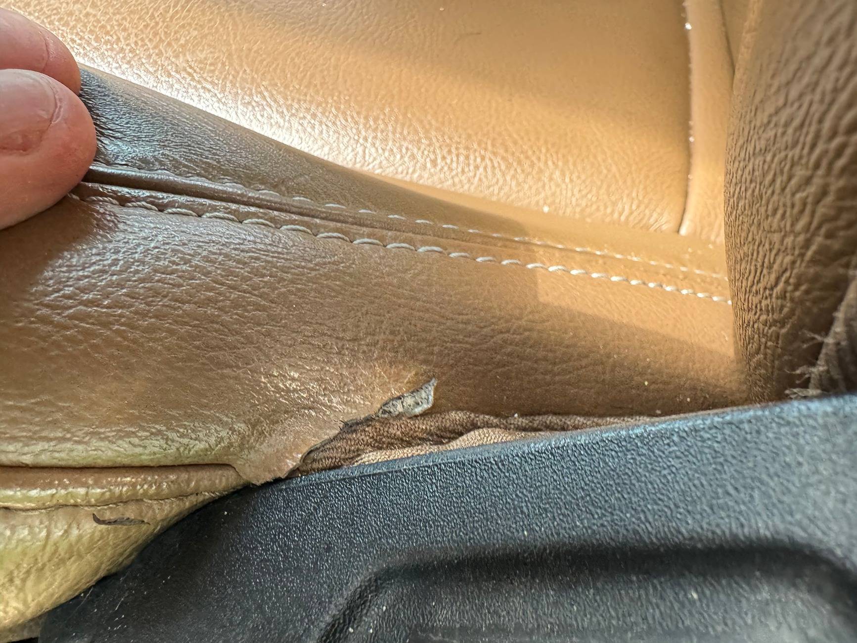 Jeep Gladiator So I found a rip on my seat 😔 ripped seat
