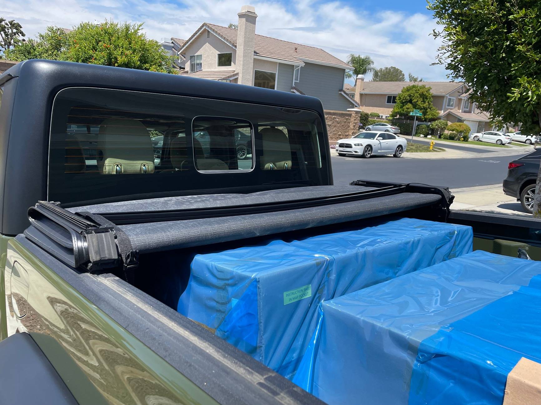 Jeep Gladiator NEW Genuine Mopar Tonneau Cover Soft Tri-Fold IMG_2207