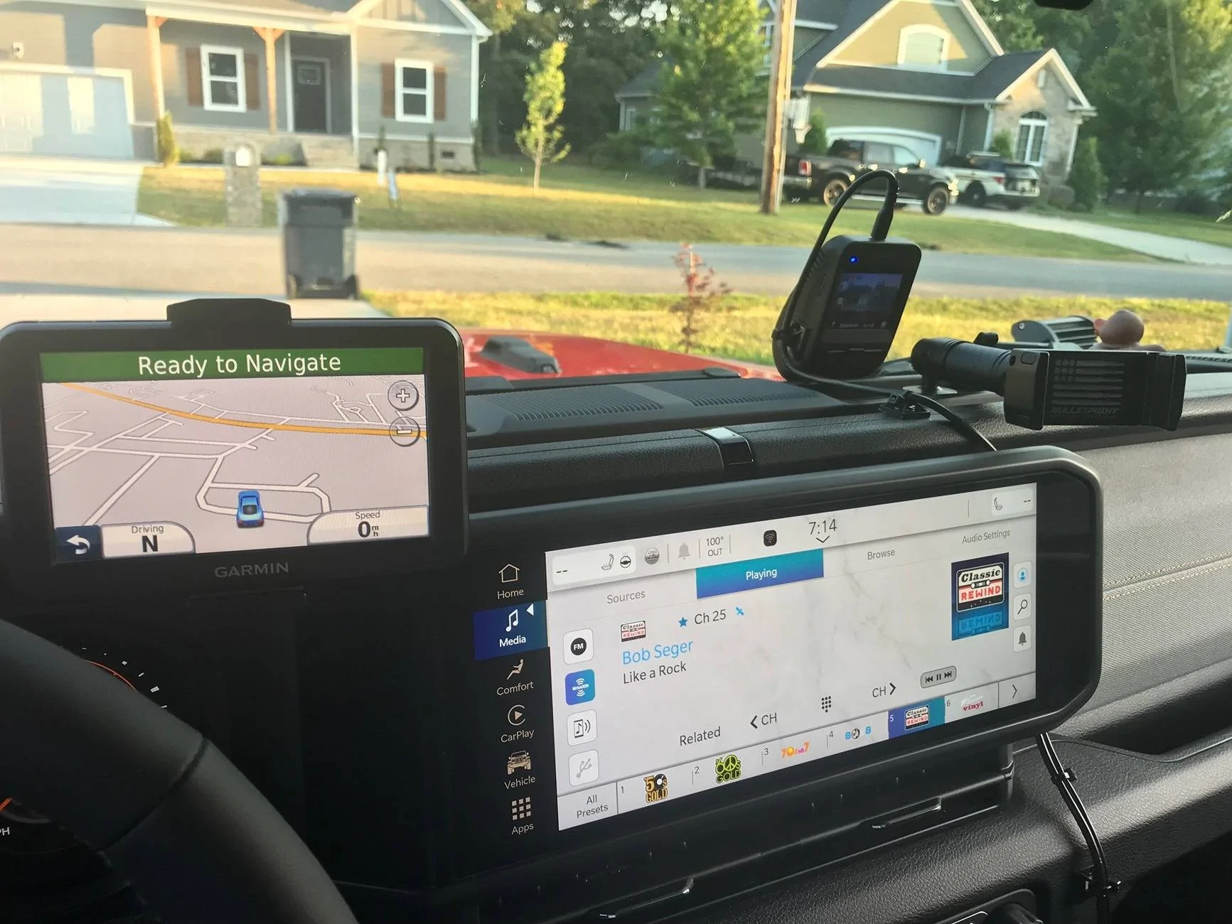 Jeep Gladiator Bulletpoint Phone Holders 2024 Gladiator IMG_4521