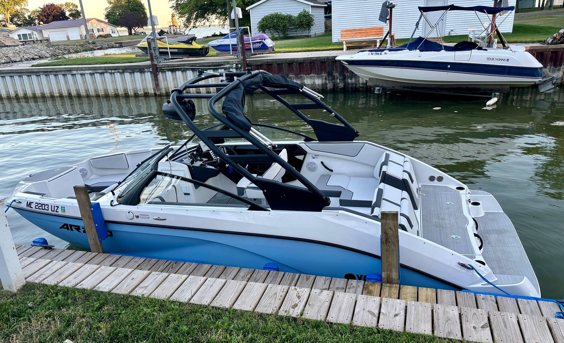 Jeep Gladiator New boat At dock 4