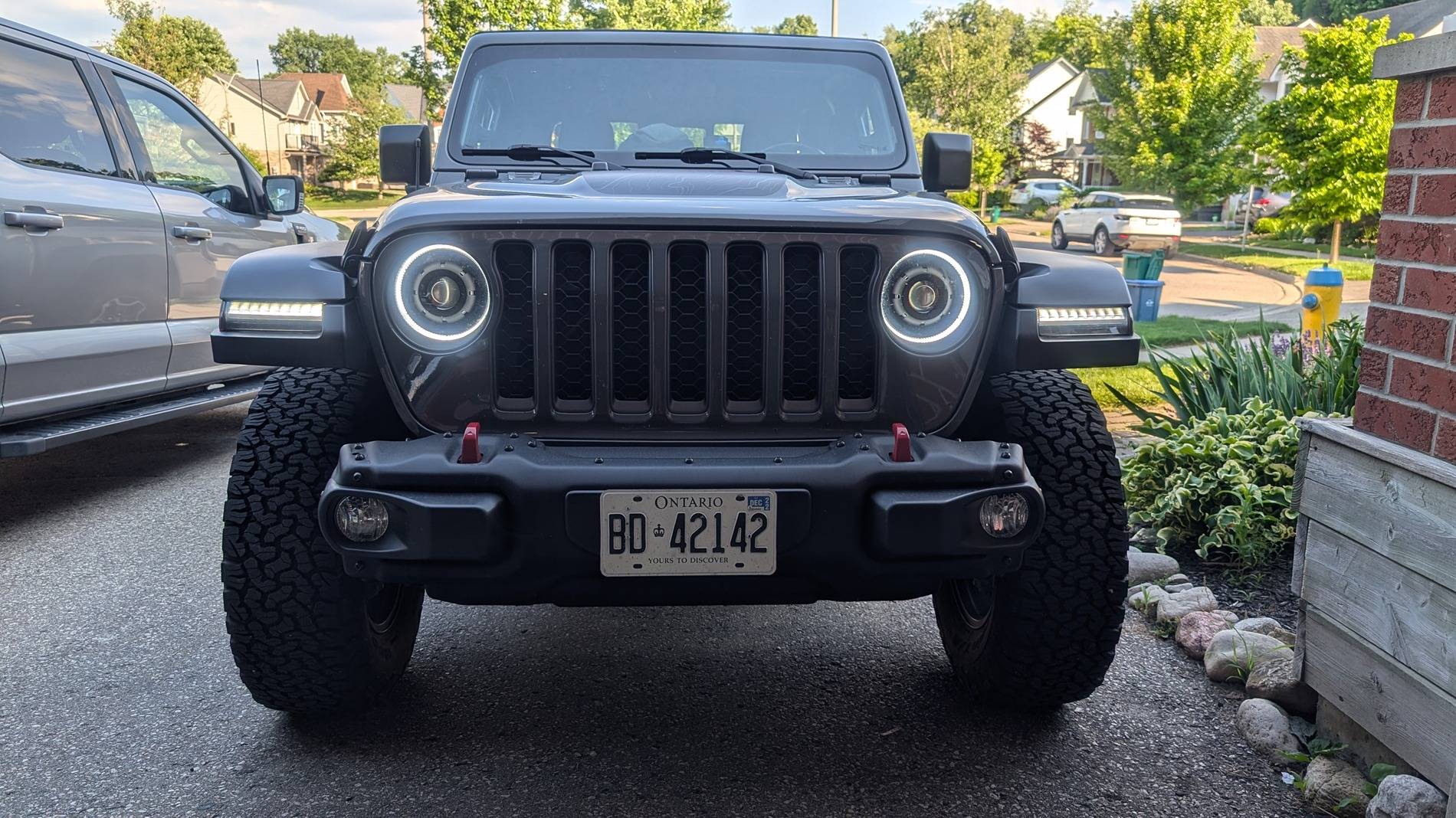 Jeep Gladiator Options to replace halogen headlights PXL_20240624_221306669