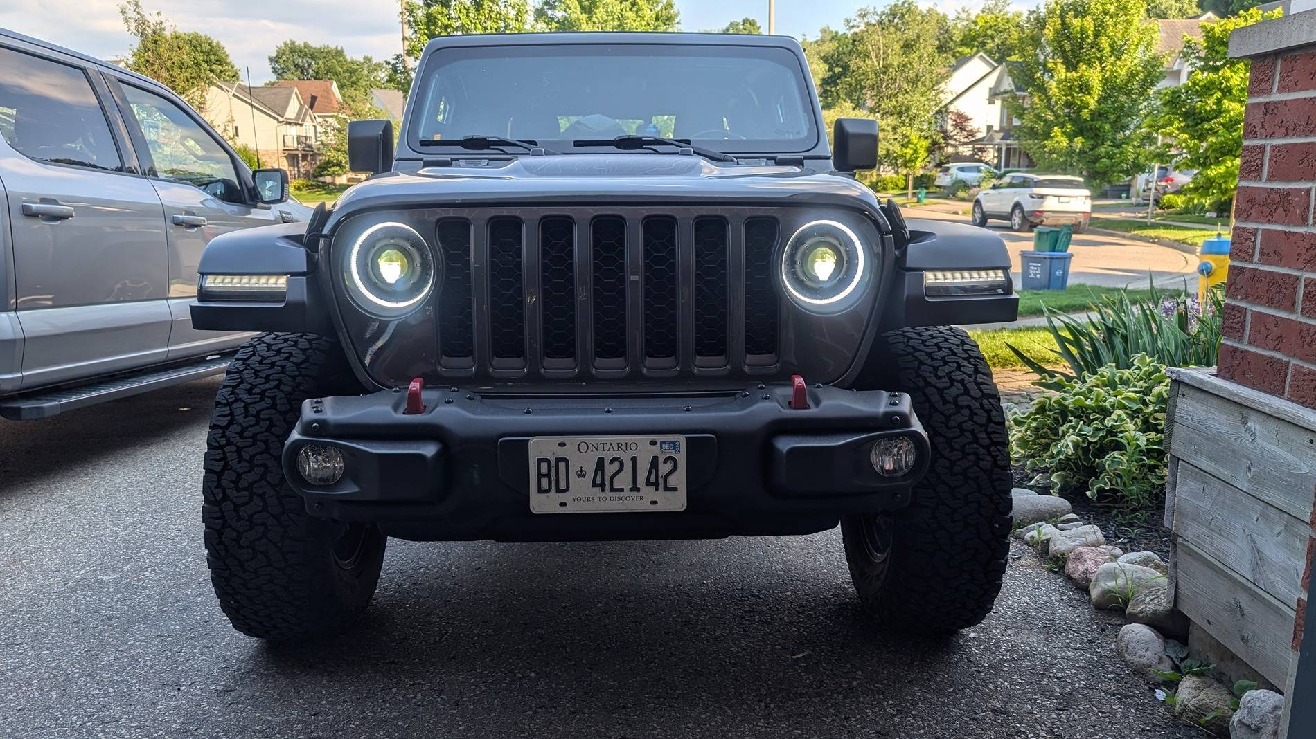 Jeep Gladiator Options to replace halogen headlights PXL_20240624_221402731