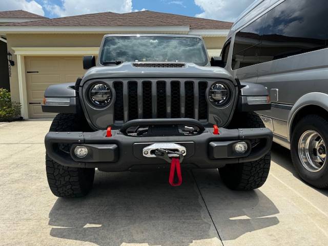 Jeep Gladiator help me choose a bumper? IMG_6606