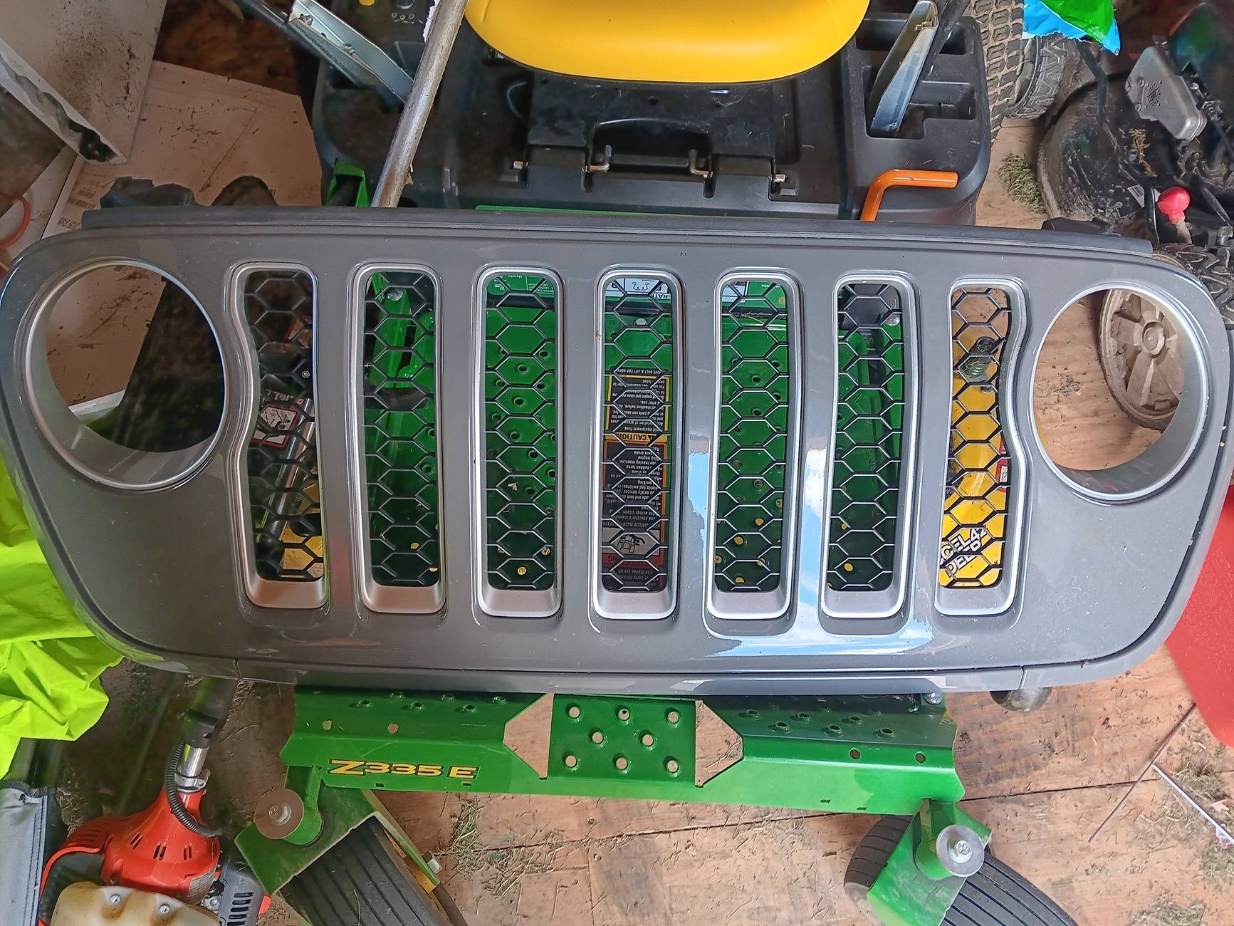 Jeep Gladiator 2020 stock gladiator grill 20240706_141352