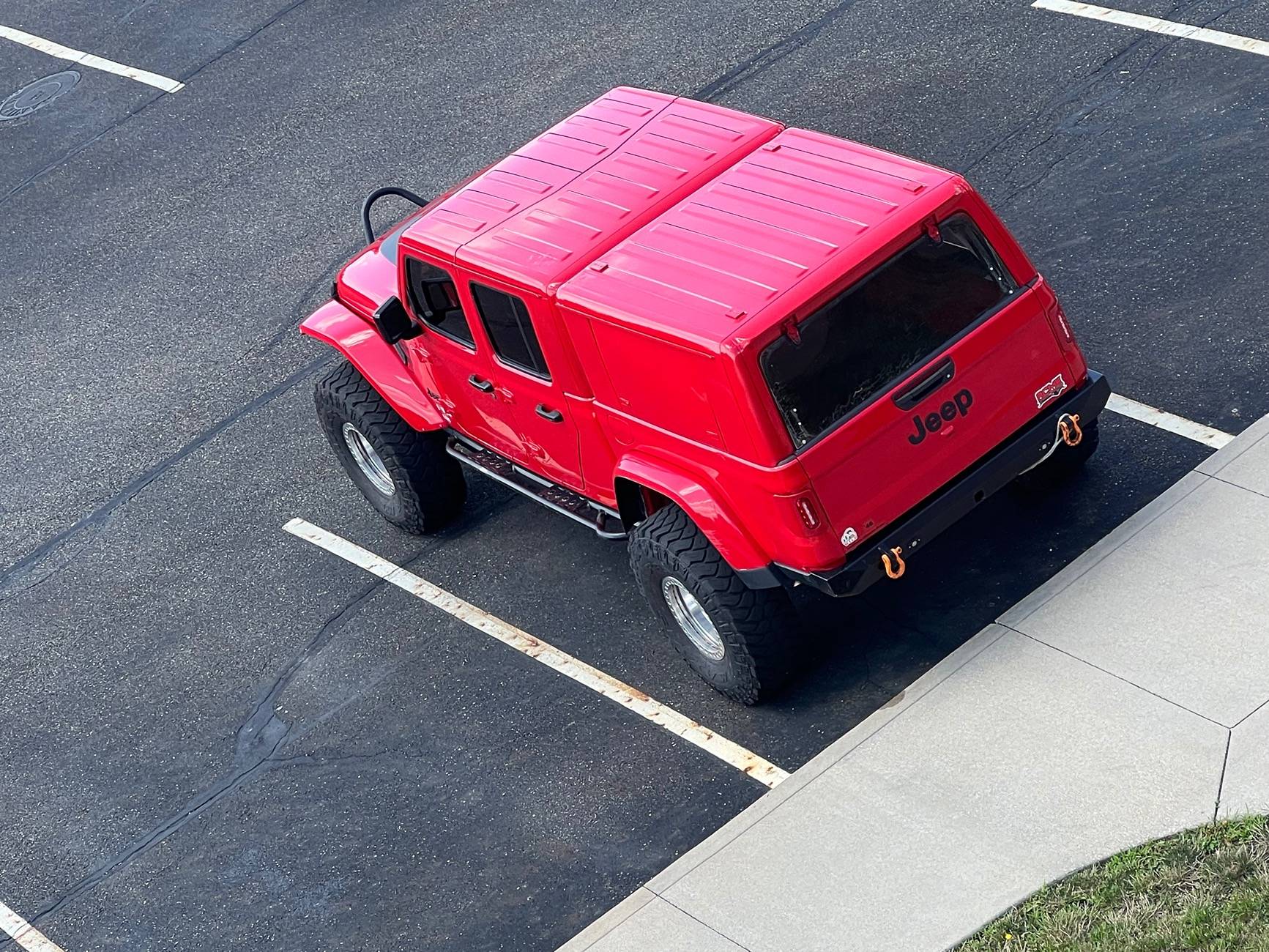 Jeep Gladiator JLU hard top converted to JT bed cap! IMG_5857