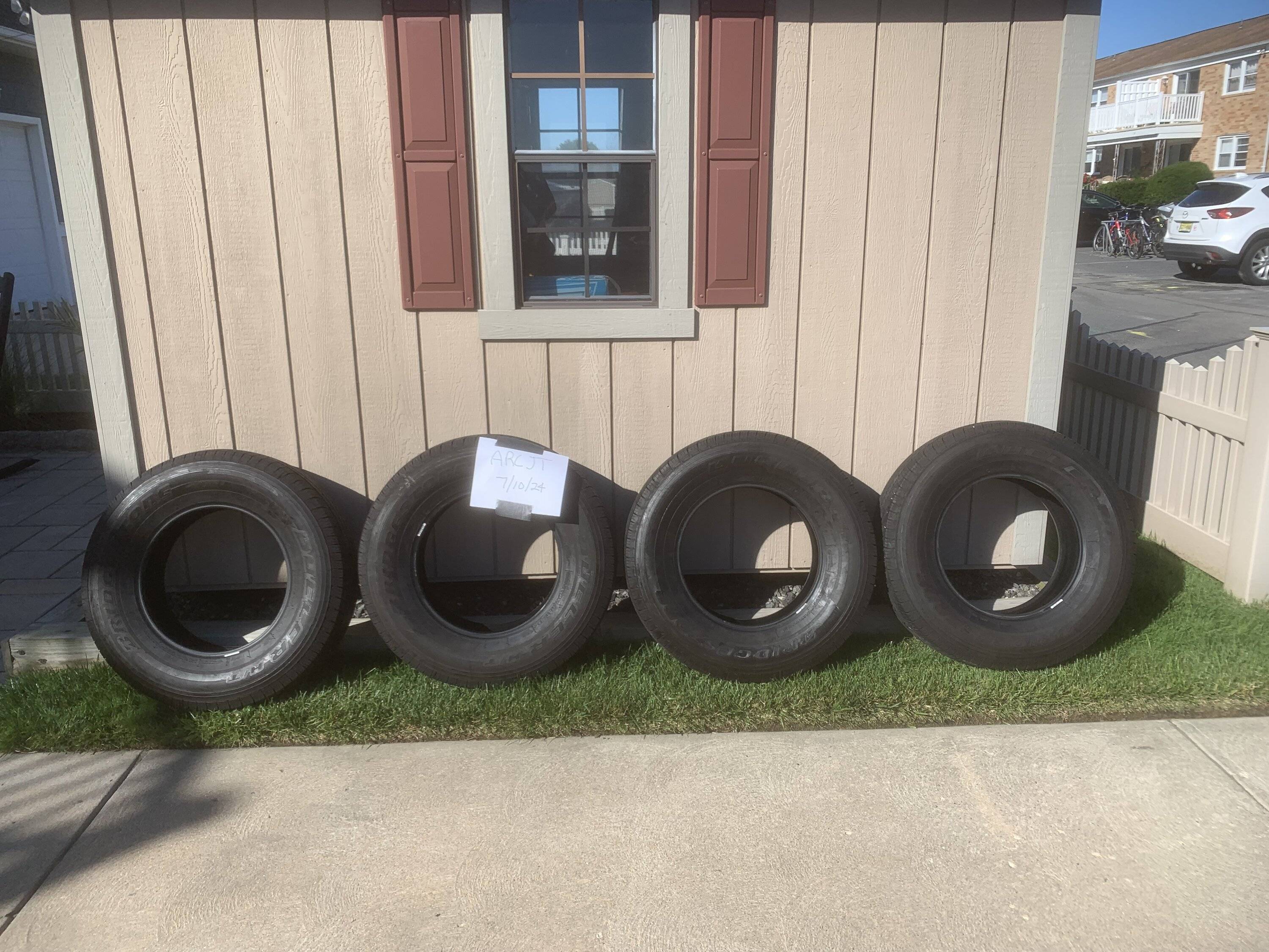 Jeep Gladiator Bridgestone Dueler H/T 685 245/75/R17 IMG_2039