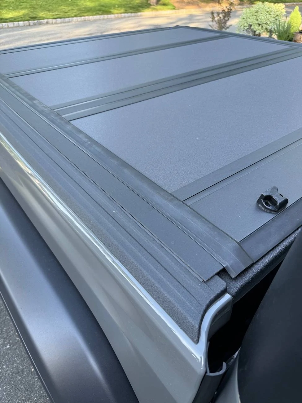 Jeep Gladiator Gladiator mopar hard tonneau cover for sale IMG_7628
