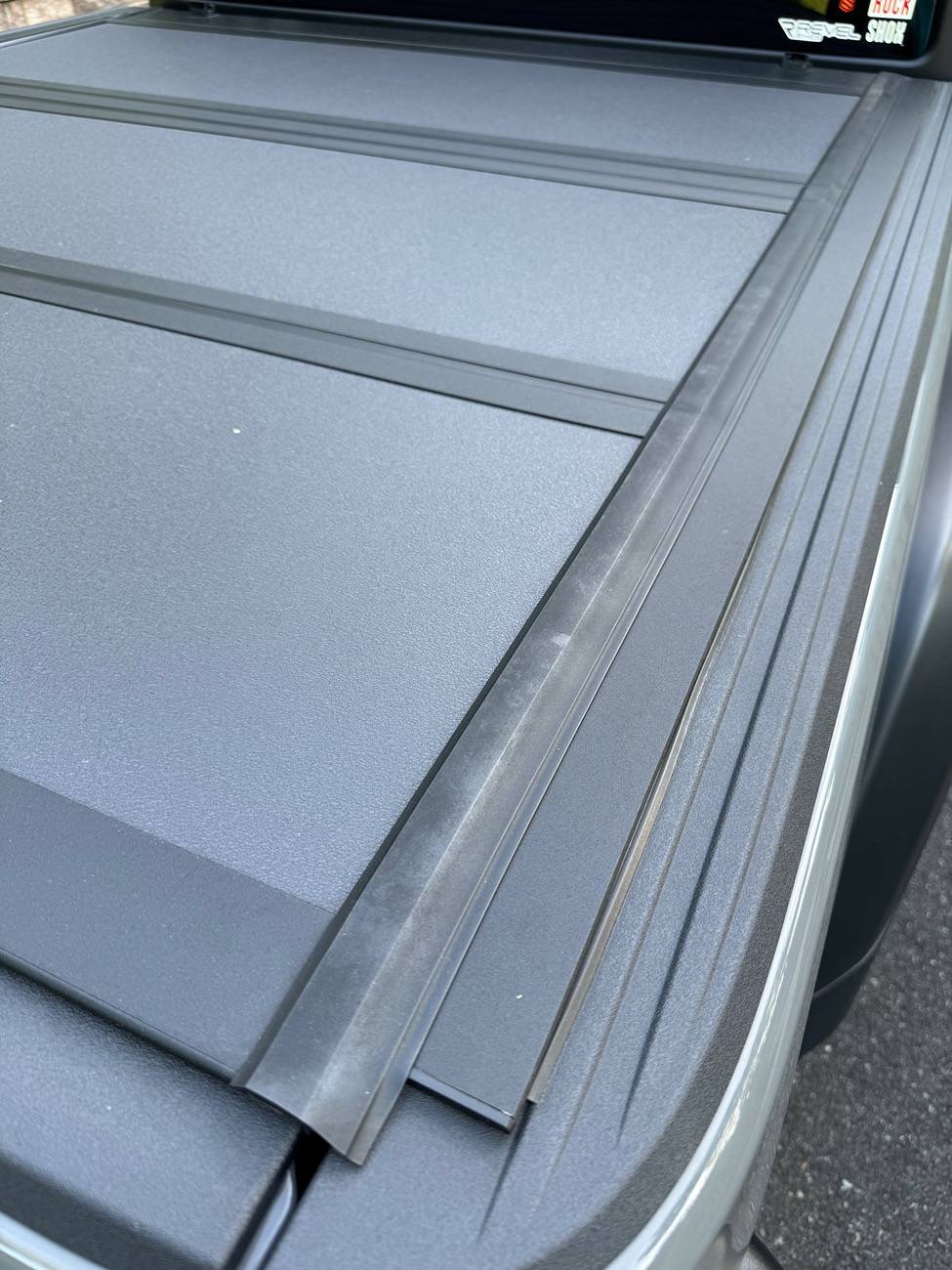 Jeep Gladiator Gladiator mopar hard tonneau cover for sale IMG_7624