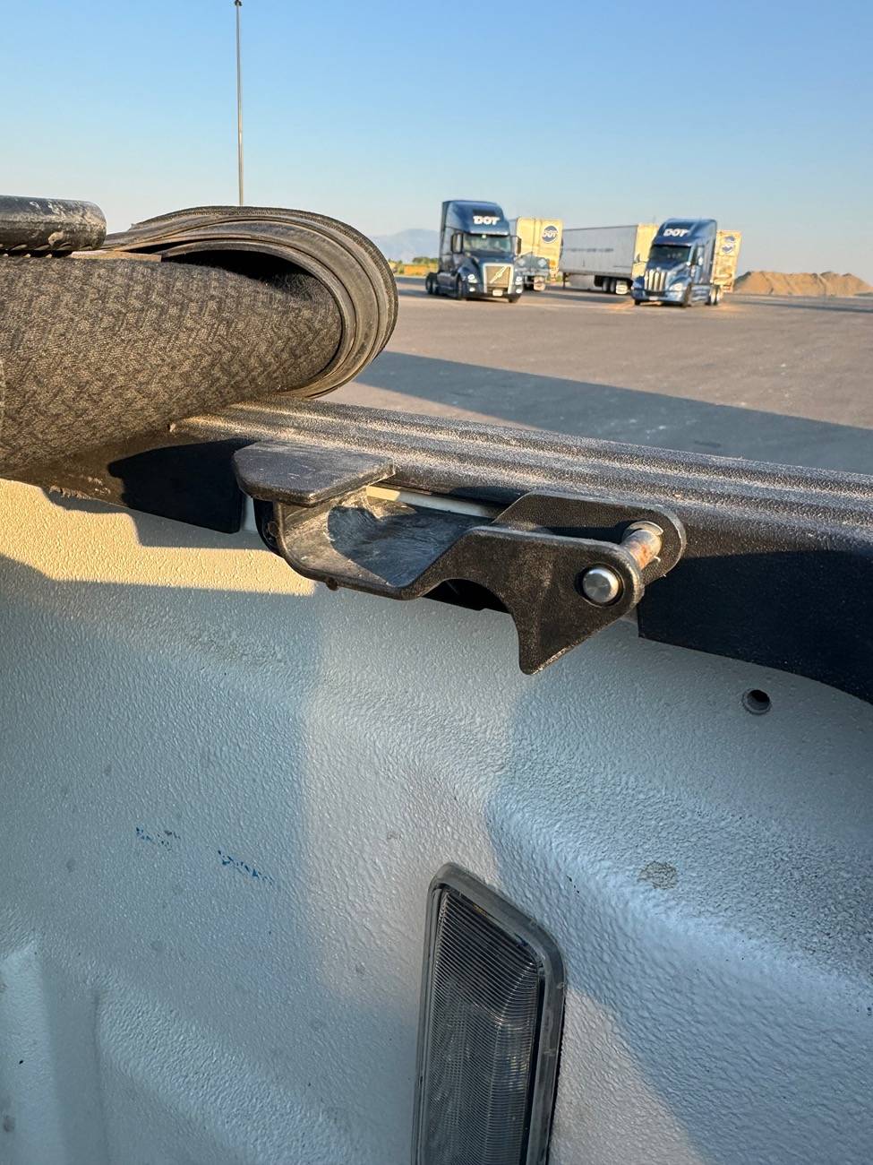 Jeep Gladiator ISO Tonneau cover IMG_0796