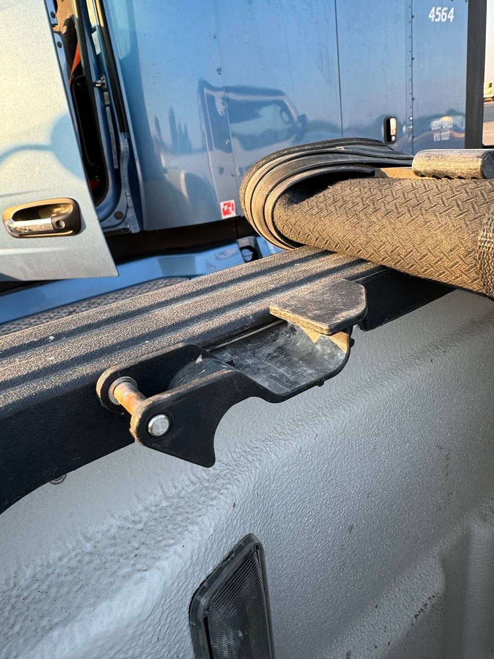 Jeep Gladiator ISO Tonneau cover IMG_0797