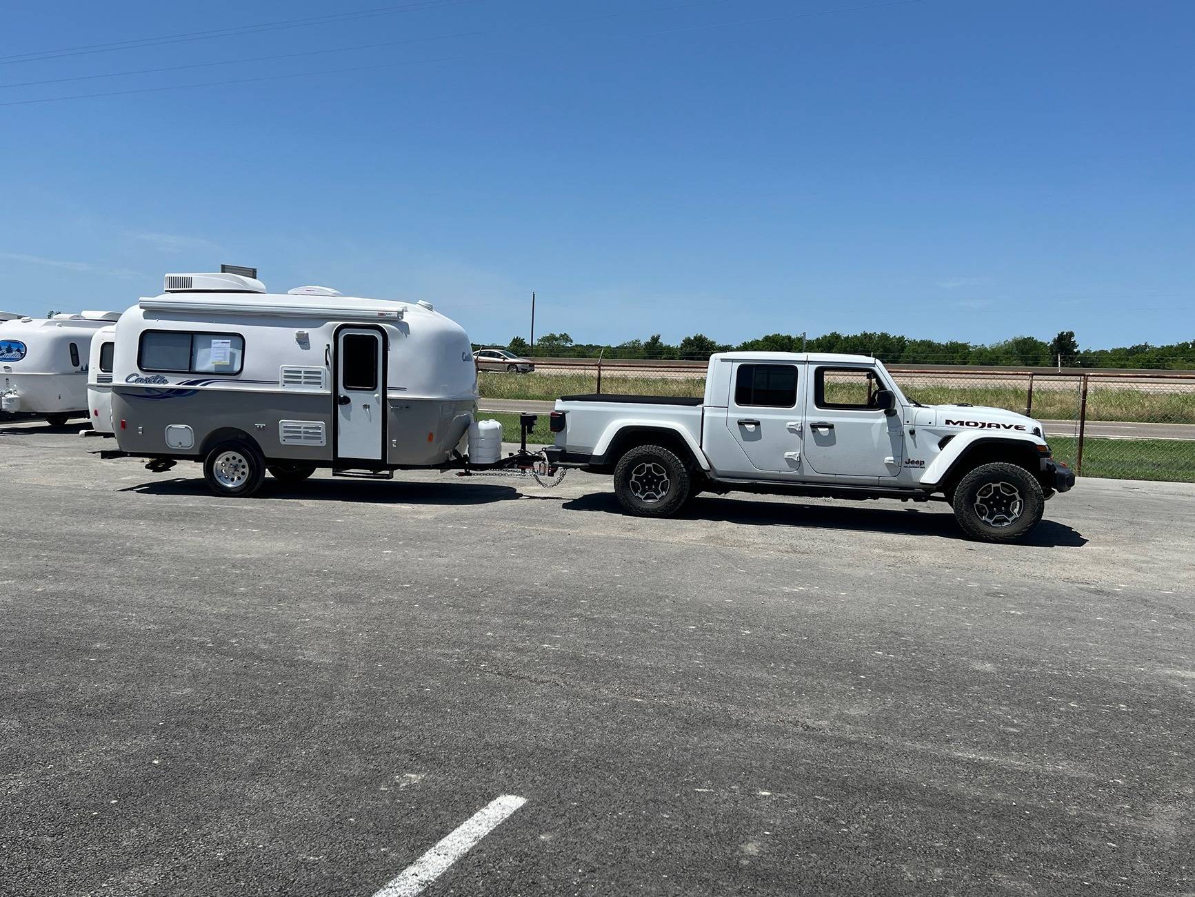 Jeep Gladiator Show us what camper / trailer / RV you're towing with your JT IMG_9654