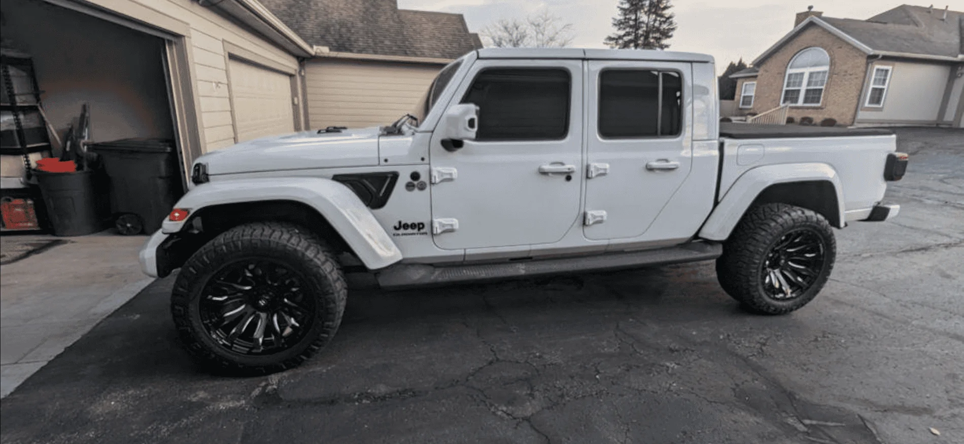 Jeep Gladiator BRIGHT WHITE Gladiator JT Club IMG_4769
