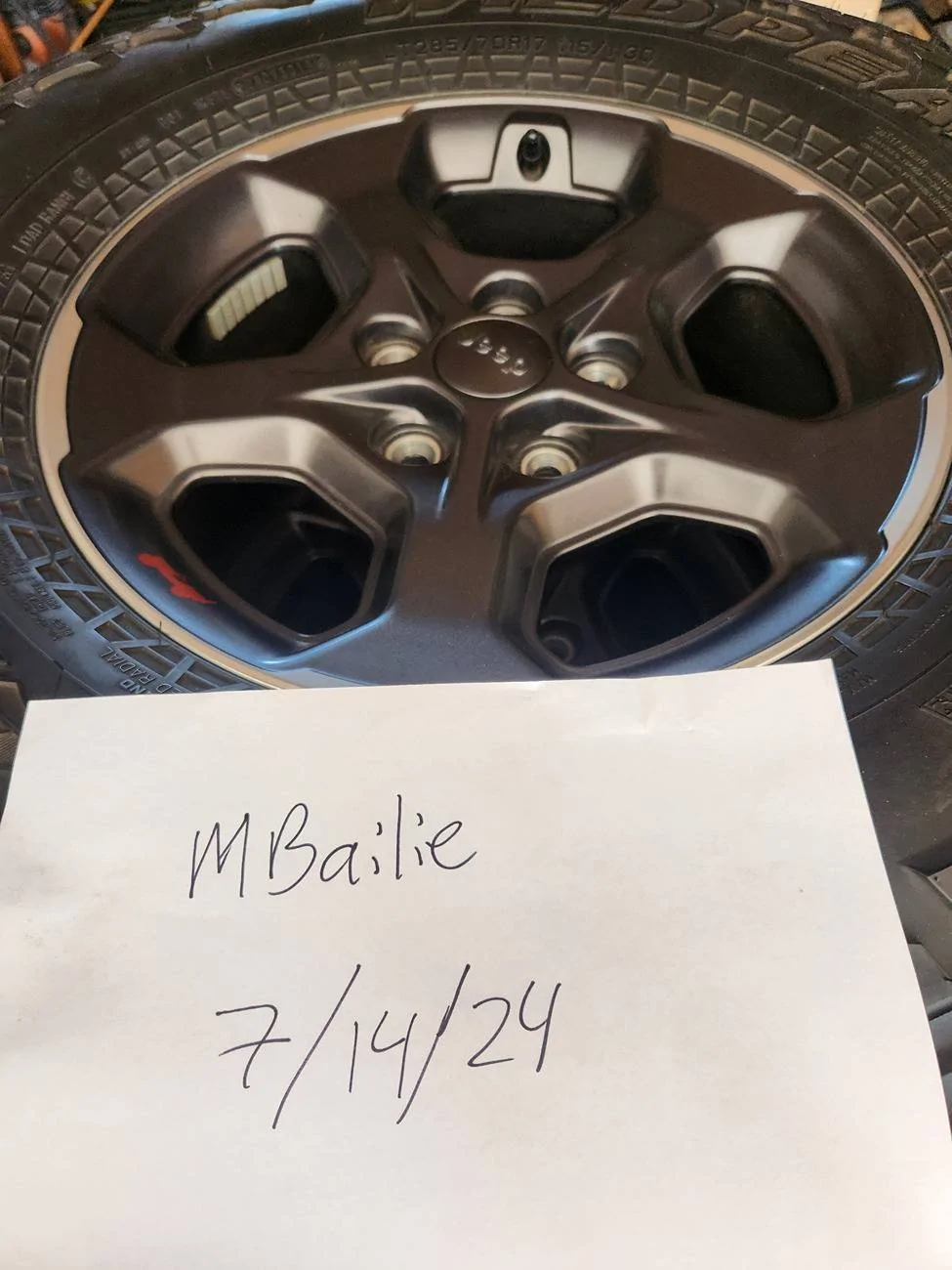 Jeep Gladiator Jeep Gladiator JT Rubicon wheels 20240714_141746