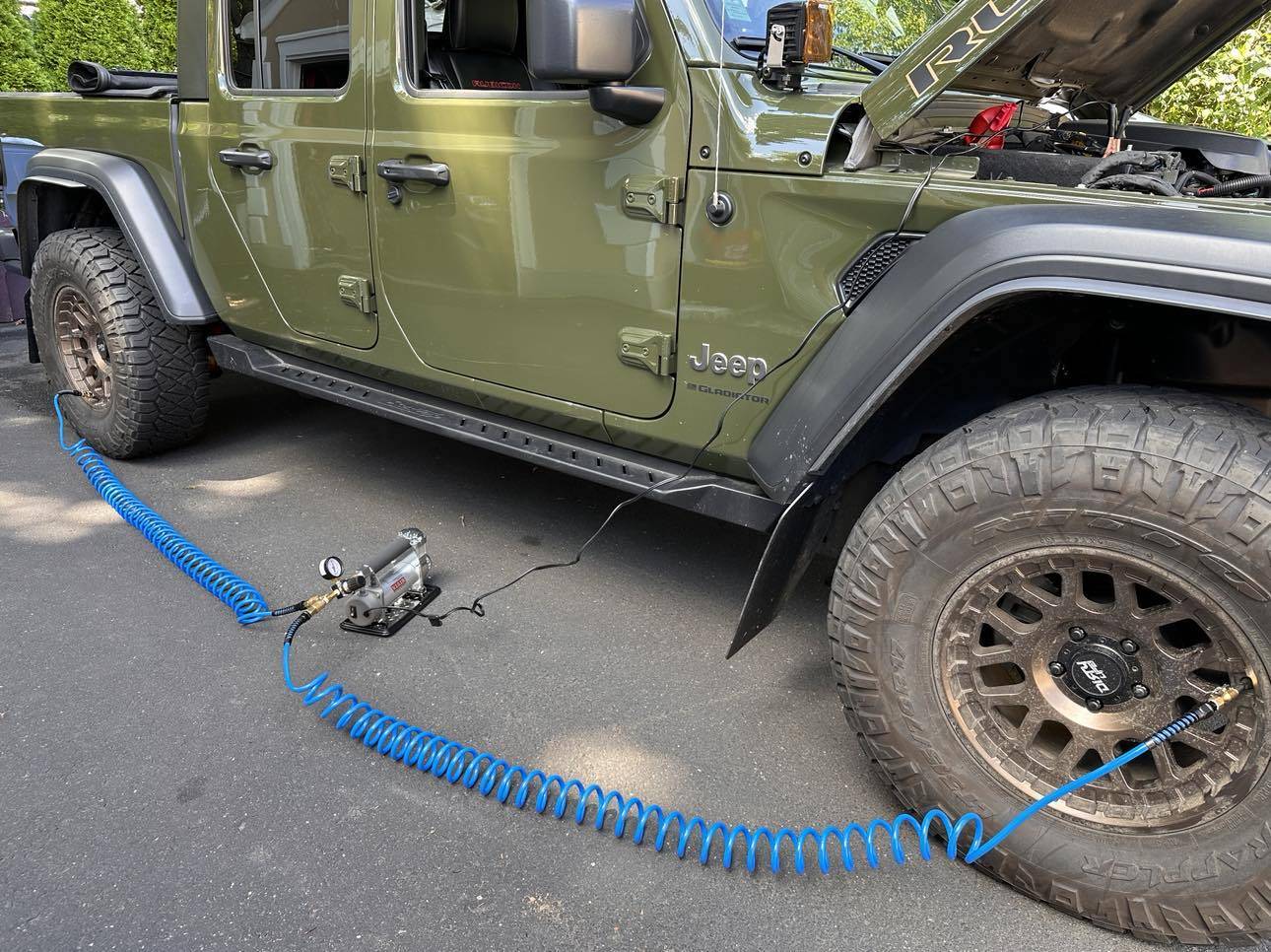 Jeep Gladiator DIY Dual Tire Portable Inflator Setup; VIAIR 450P 1721065066534-ri