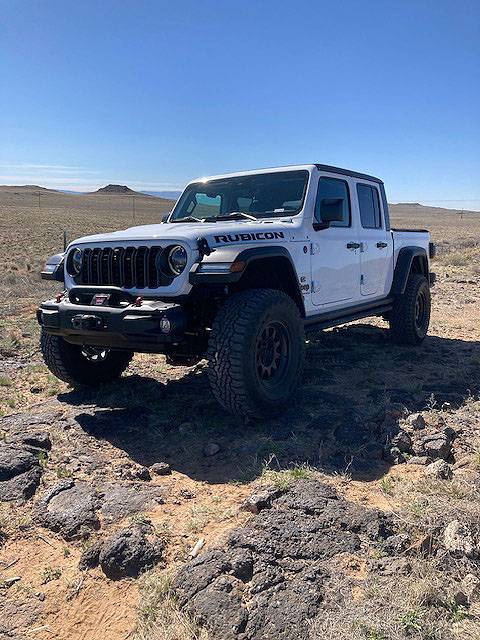 Jeep Gladiator Gladiators on 35s builds photos please! JTRPetroglyph041824