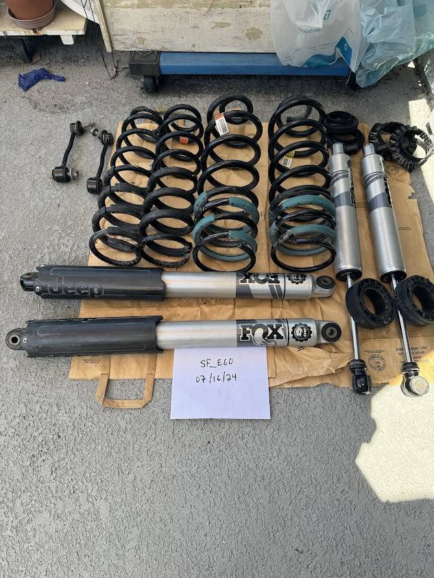 Jeep Gladiator Mopar 2” Performance lift kit $300 zoGdmW8