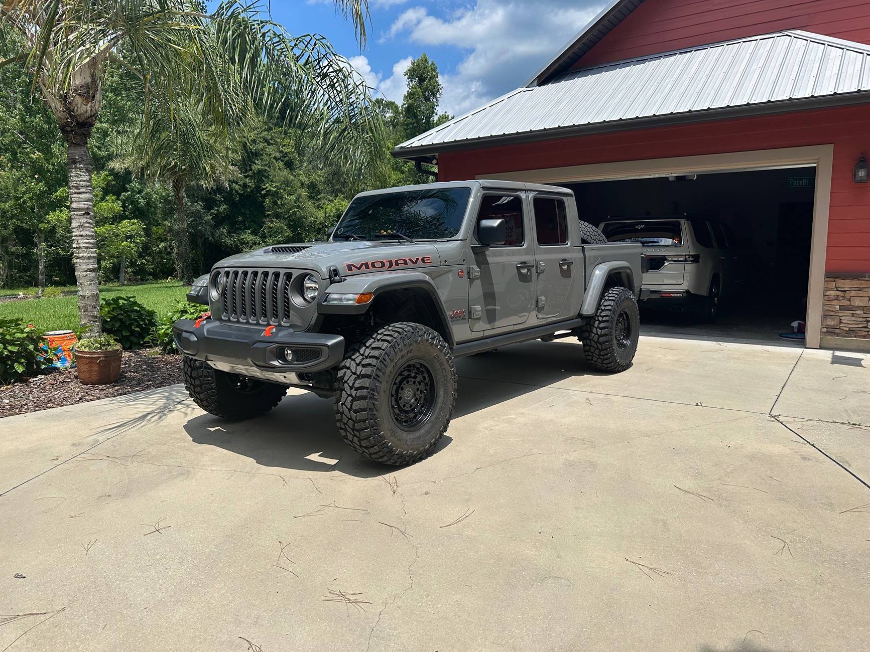 Jeep Gladiator Information about the jks mfg lift kit for jt MOJAVE IMG_2484