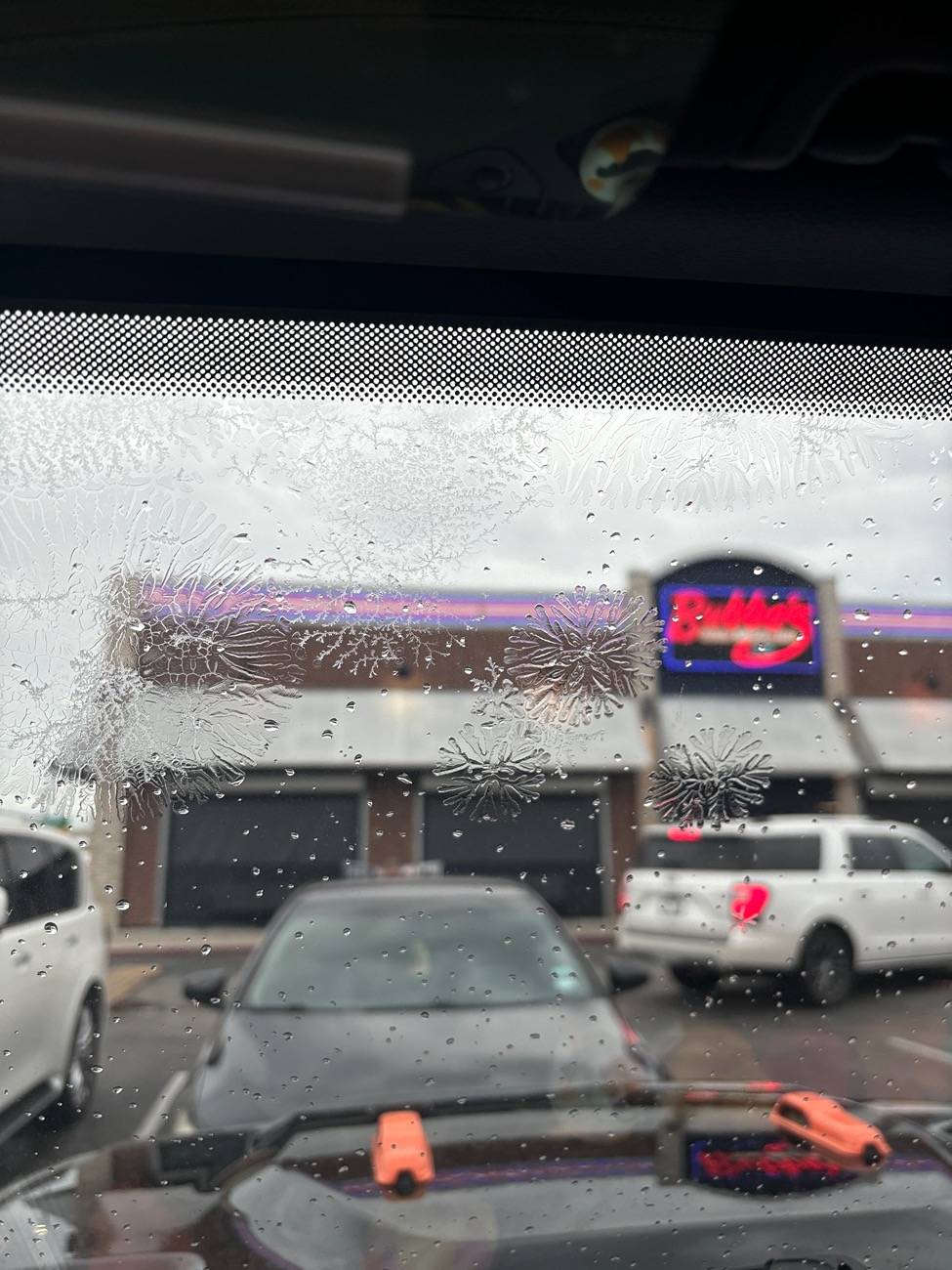 Jeep Gladiator Windshield problem? IMG_2154