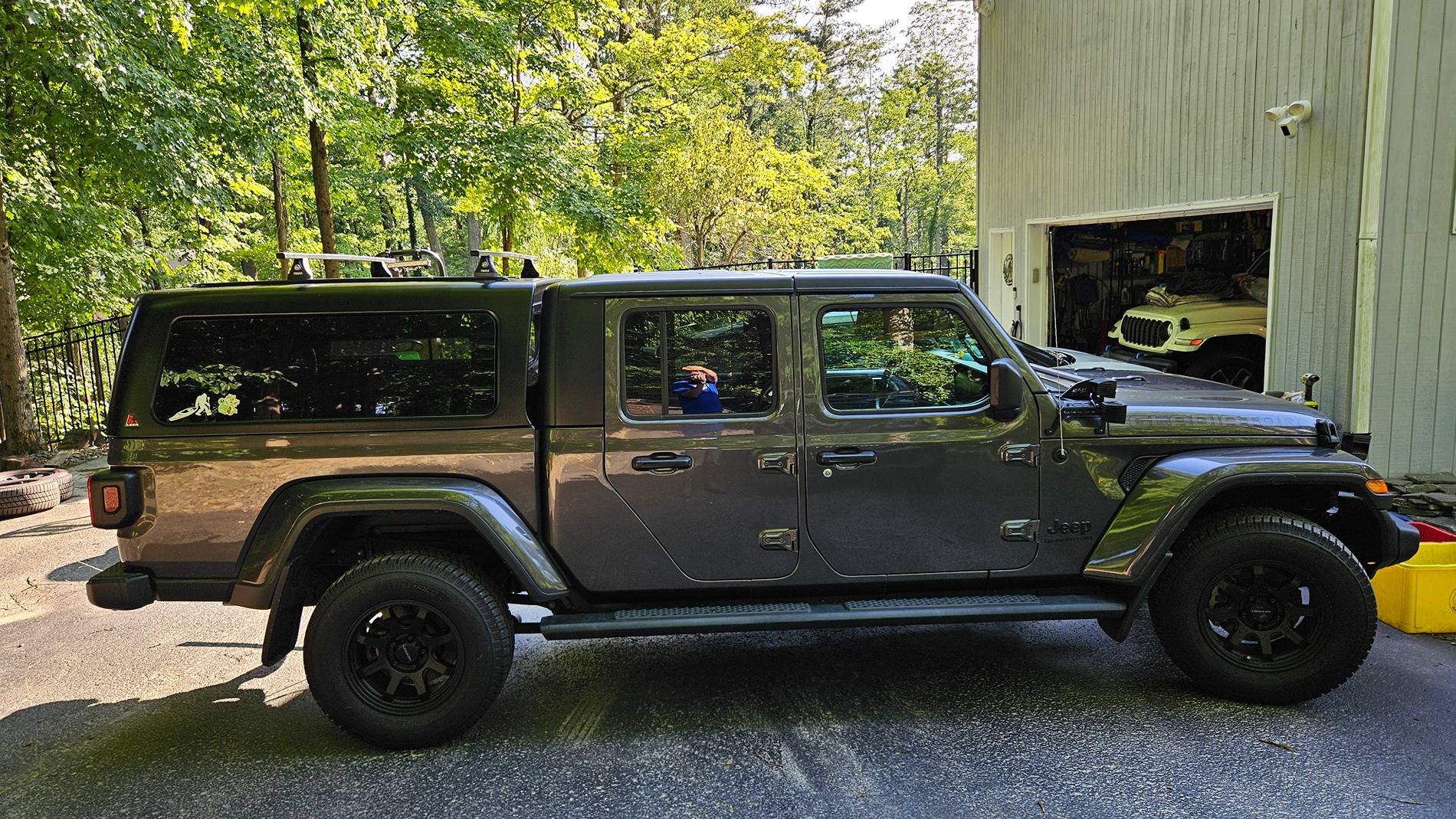 Jeep Gladiator Leer 100XQ cap,  $1900, obo. 20240718_175102