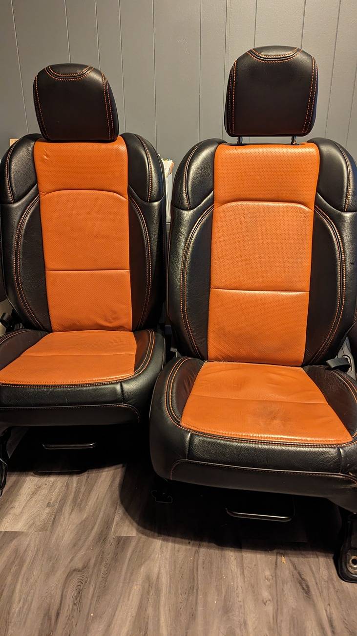 Jeep Gladiator Leather Seats, Lasfit, ARB Zero Fridge w/ Slide PXL_20240107_142315499